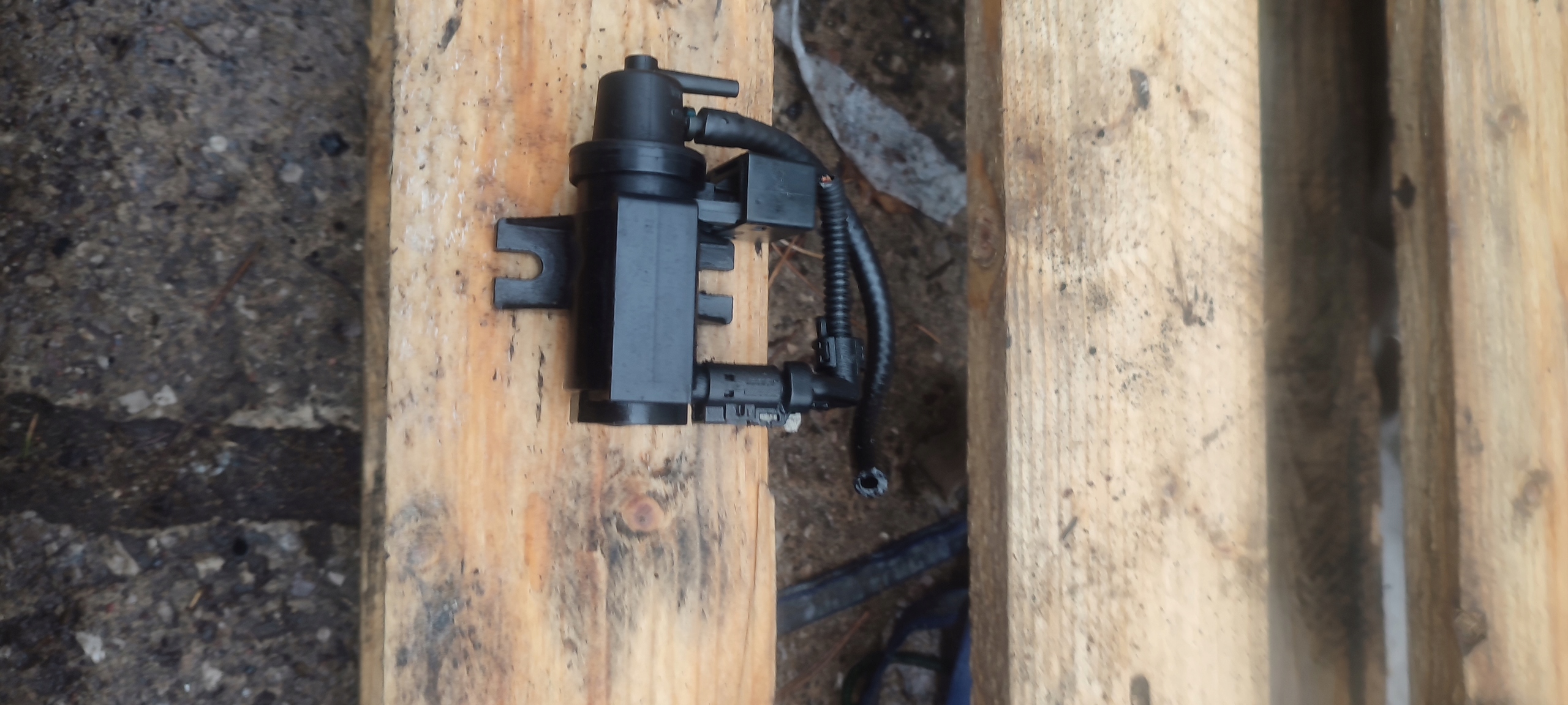 ventil vakum BMW E87 E90 E60 2.0d 120d N47 7805391
