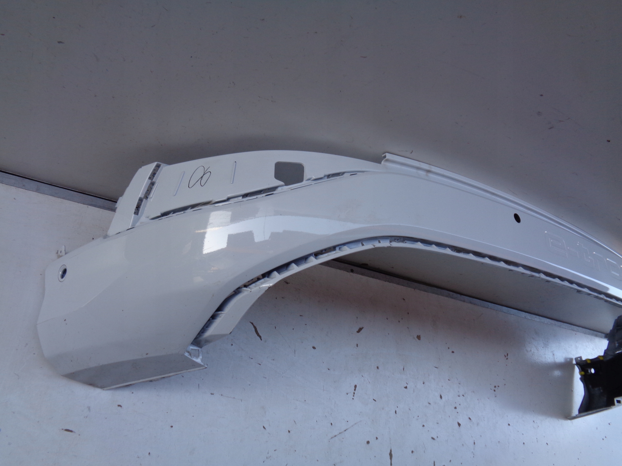 accessori Paraurti posteriore spoiler AUDI Q4 E-TRON 89A