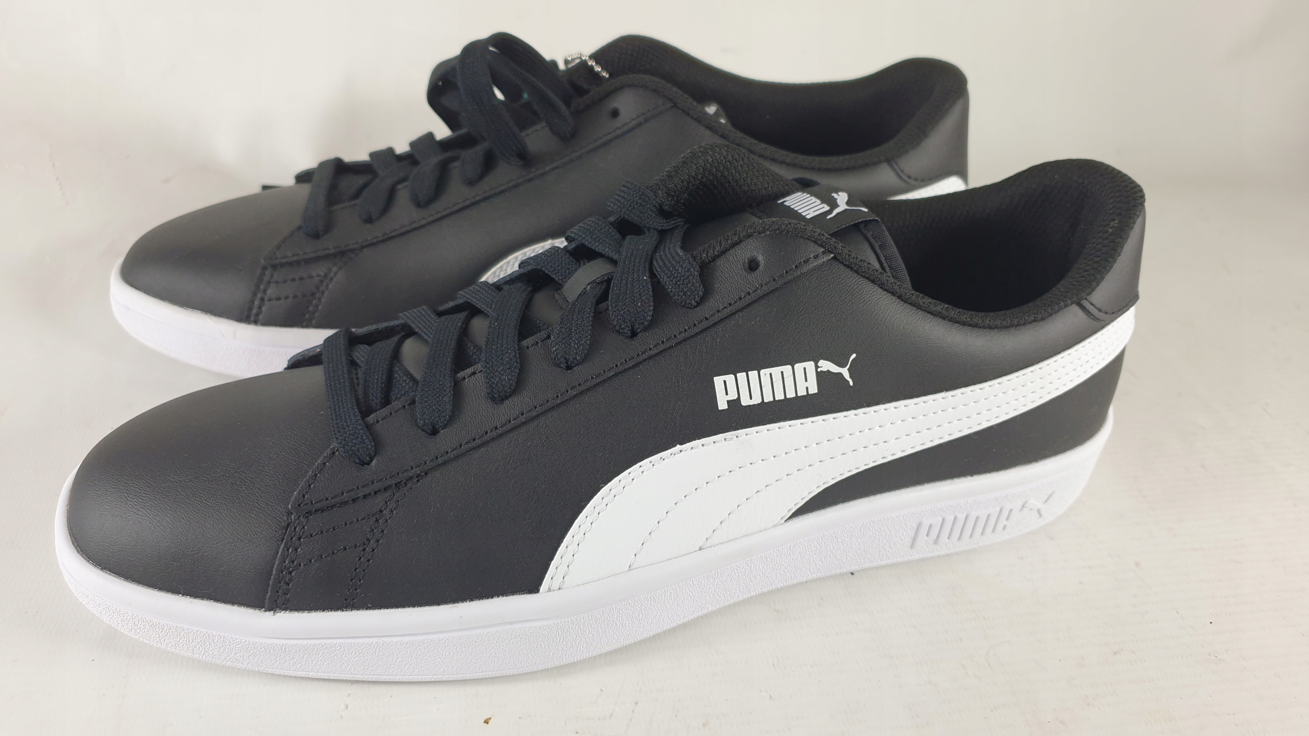 Puma Smash V2 Leather 365215 04 vel. 44 Černé