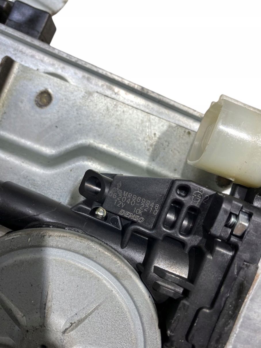 window regulator left rear part GRANDIS MR989948