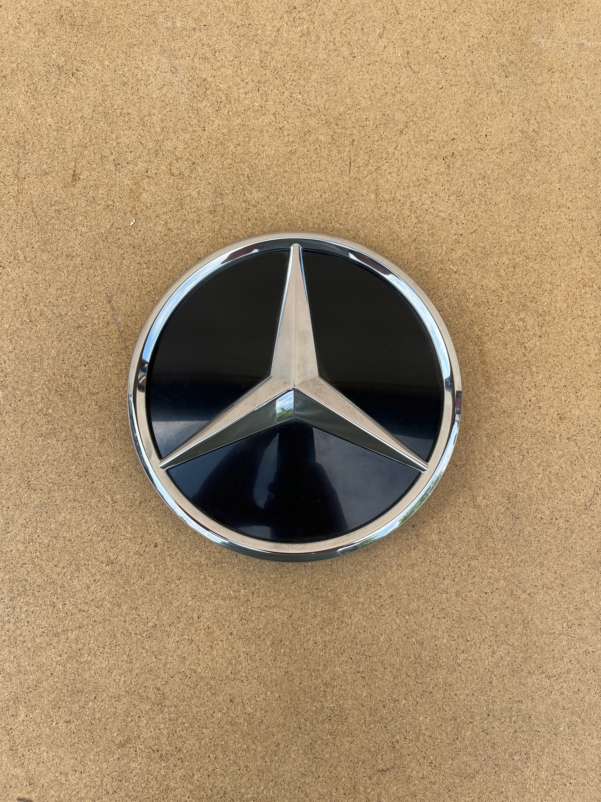 ZNACZEK LOGO EMBLEMAT MERCEDES BENZ E KLASA 213