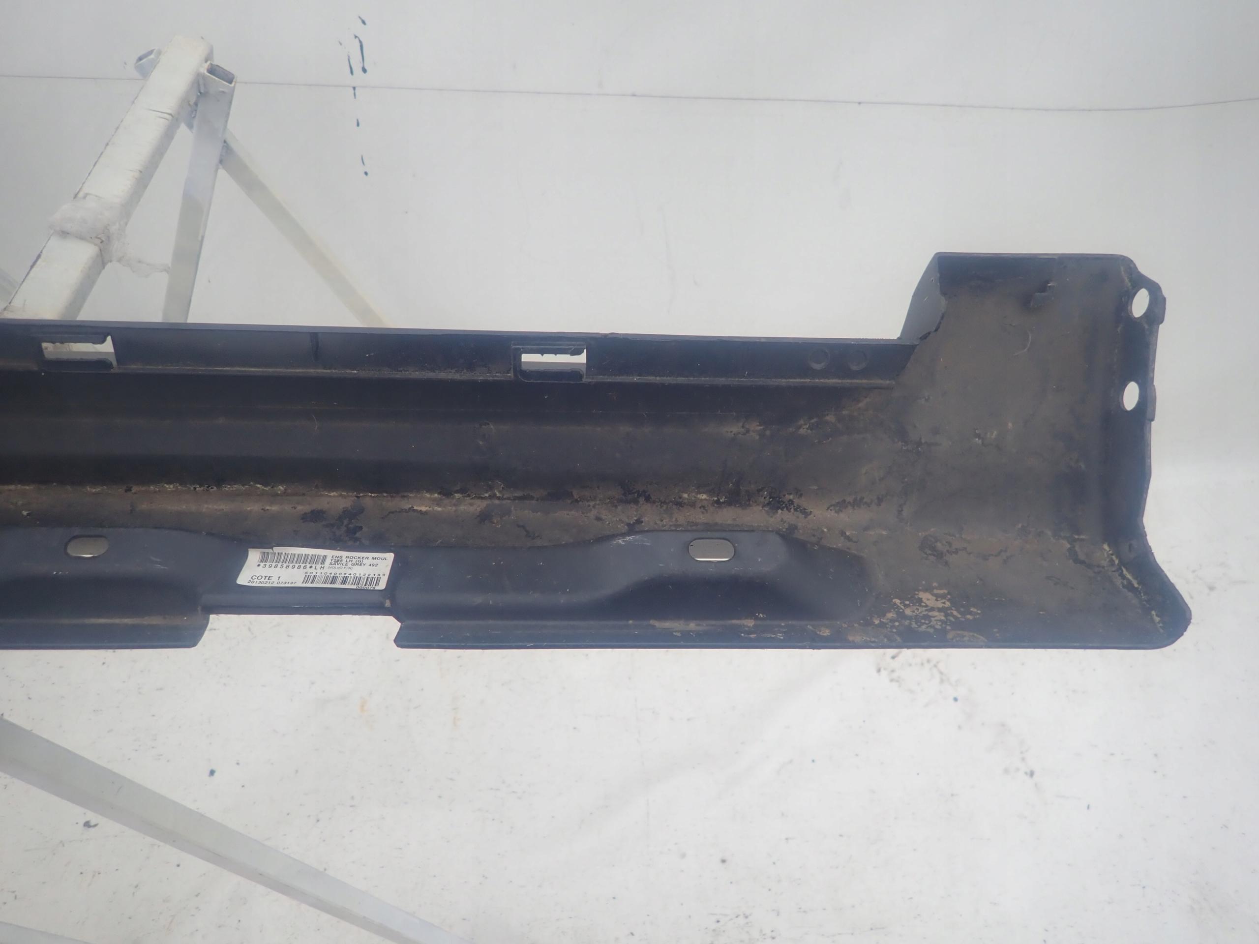 VOLVO V70 III 07-14 threshold left moulding threshold left