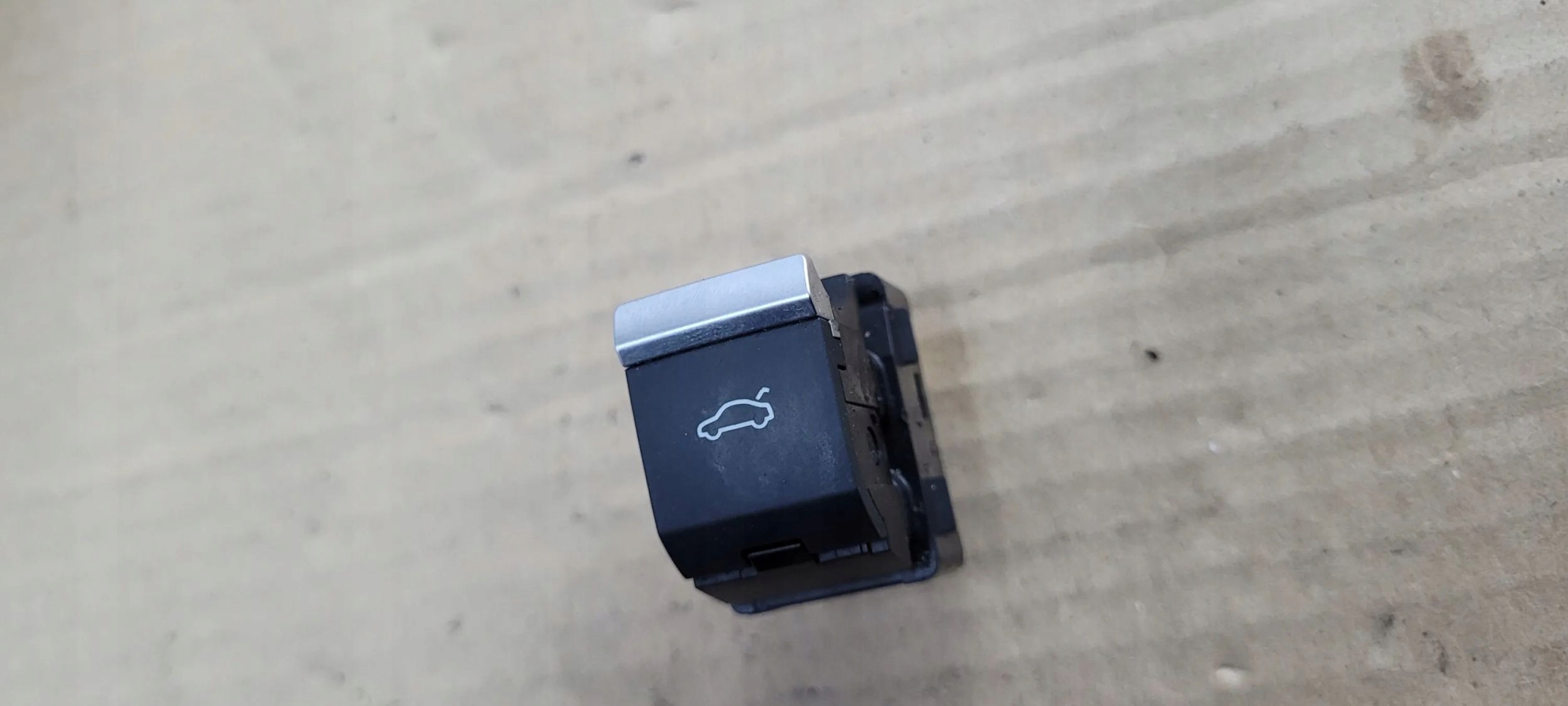 A5 8W button bonnet boot 4M0959831A AUDI Q7 4M Q8