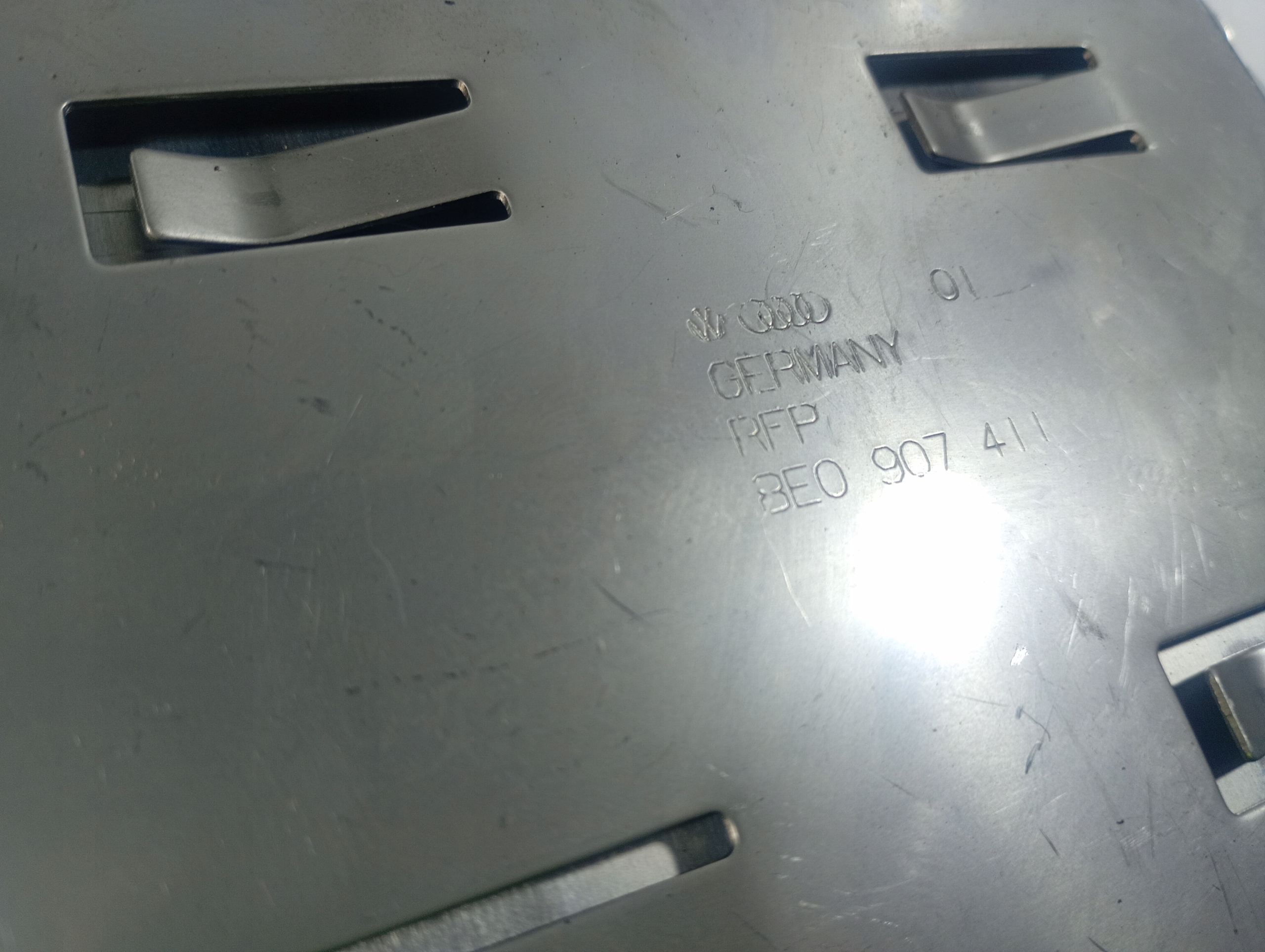 Audi A4 B6 01-05 computer control unit of the engine OE 8E0907411