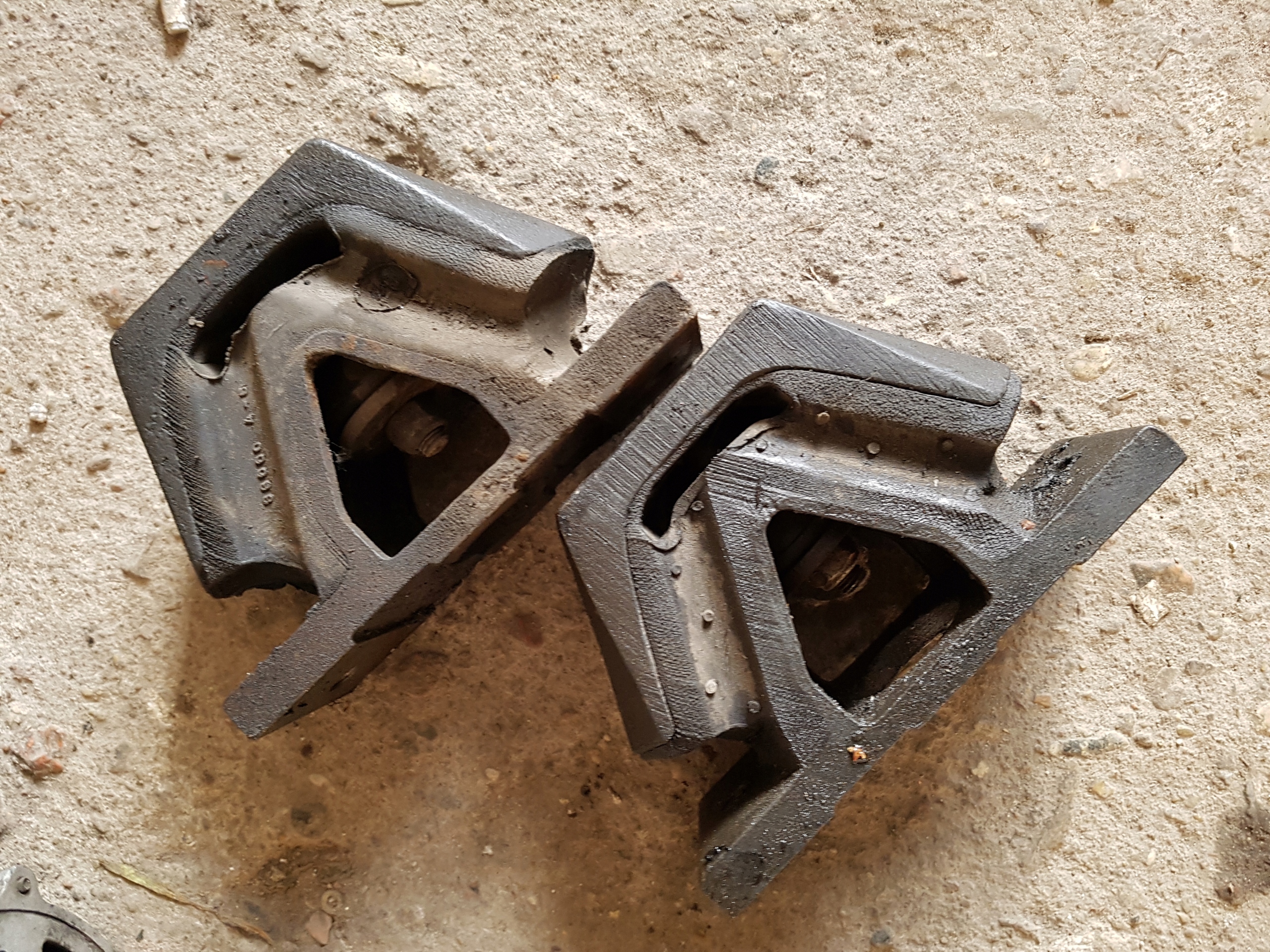 Подушка двигателя STILL R70 35 40 45 PERKINS