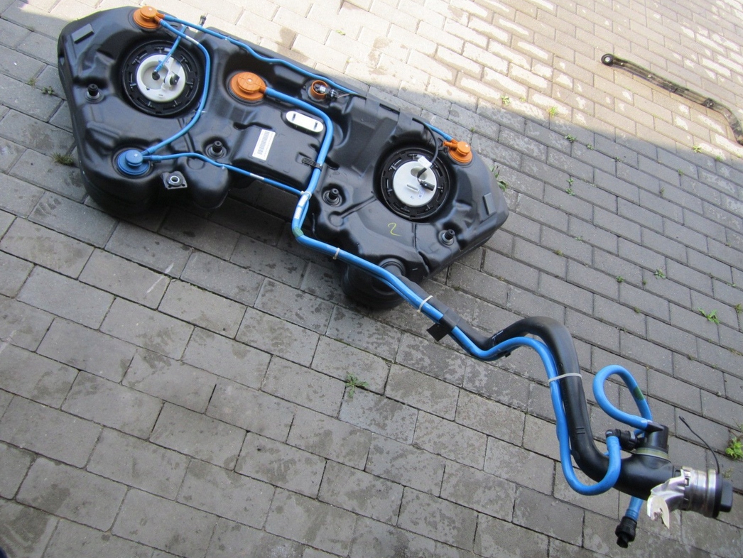 2044700794 - MERCEDES W212 212 W204 паливний бак бак BENZ