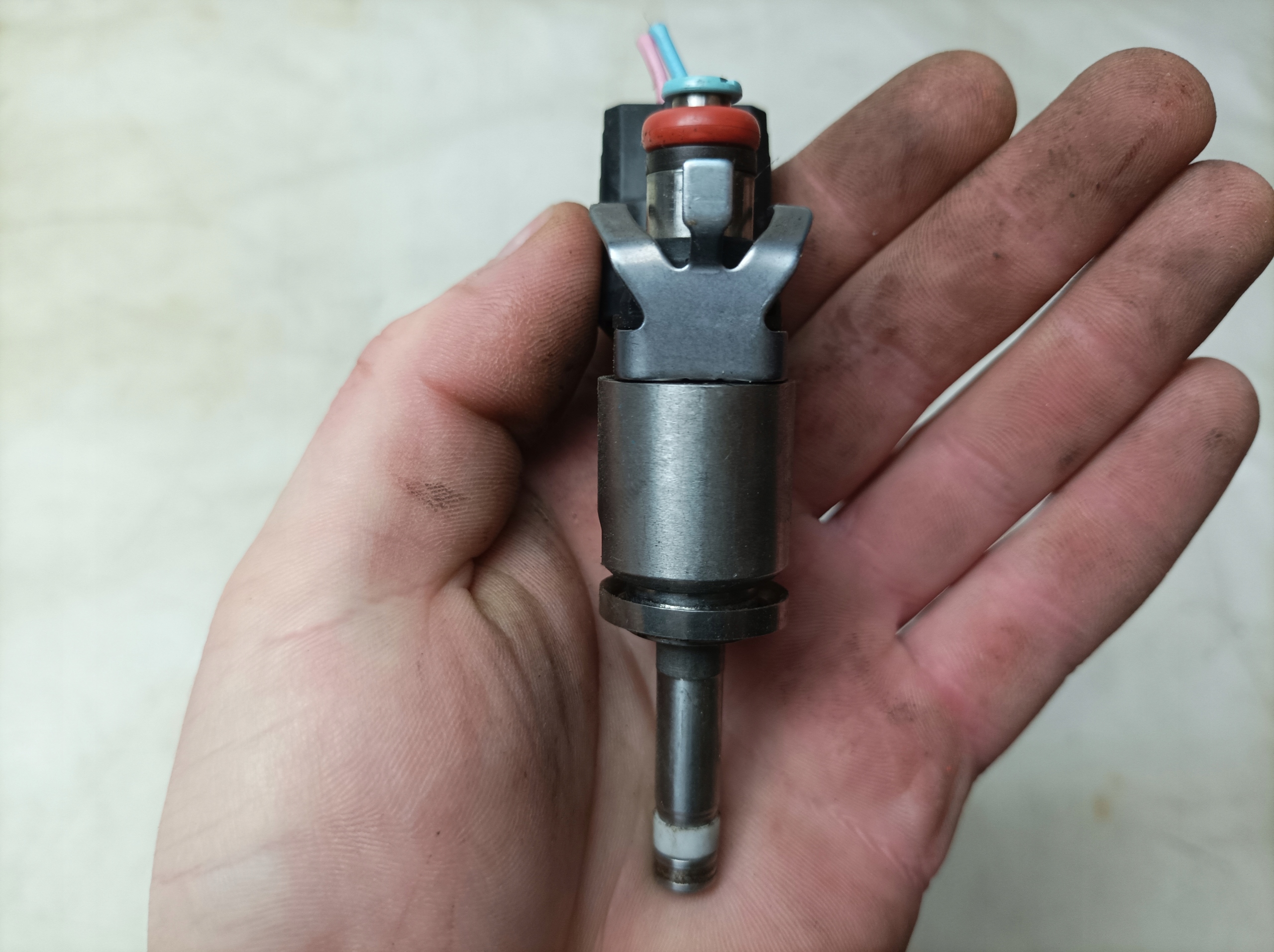 mazda oe PYFA13250A форсунка