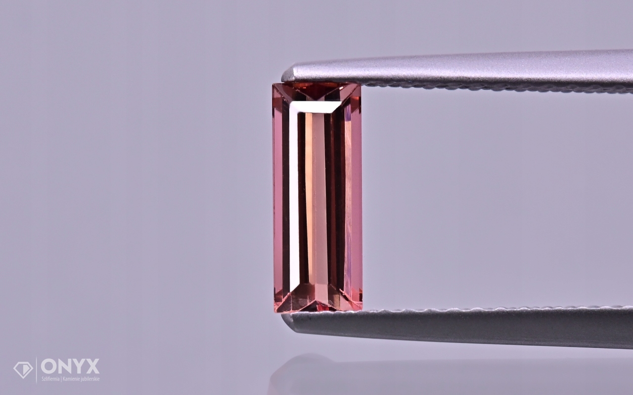 Fasetovaný turmalín oktagon 8,5x3,5 mm