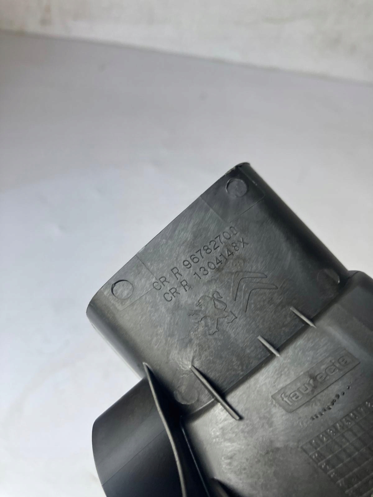 grid air conditioning devices right central PEUGEOT 308 T9 1304148XZD