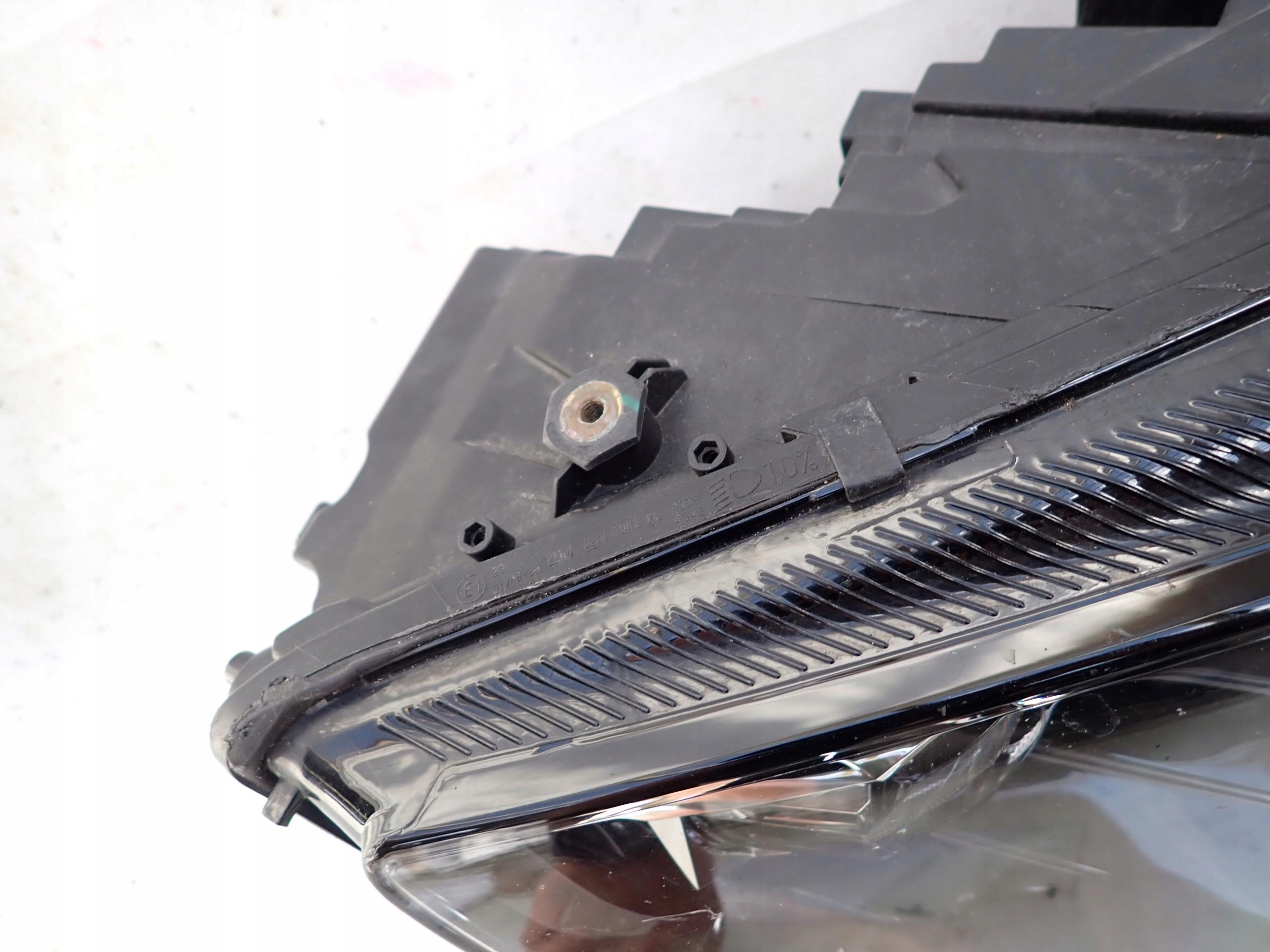 SKODA OCTAVIA III LIFT 17- light right front front 5E1941016
