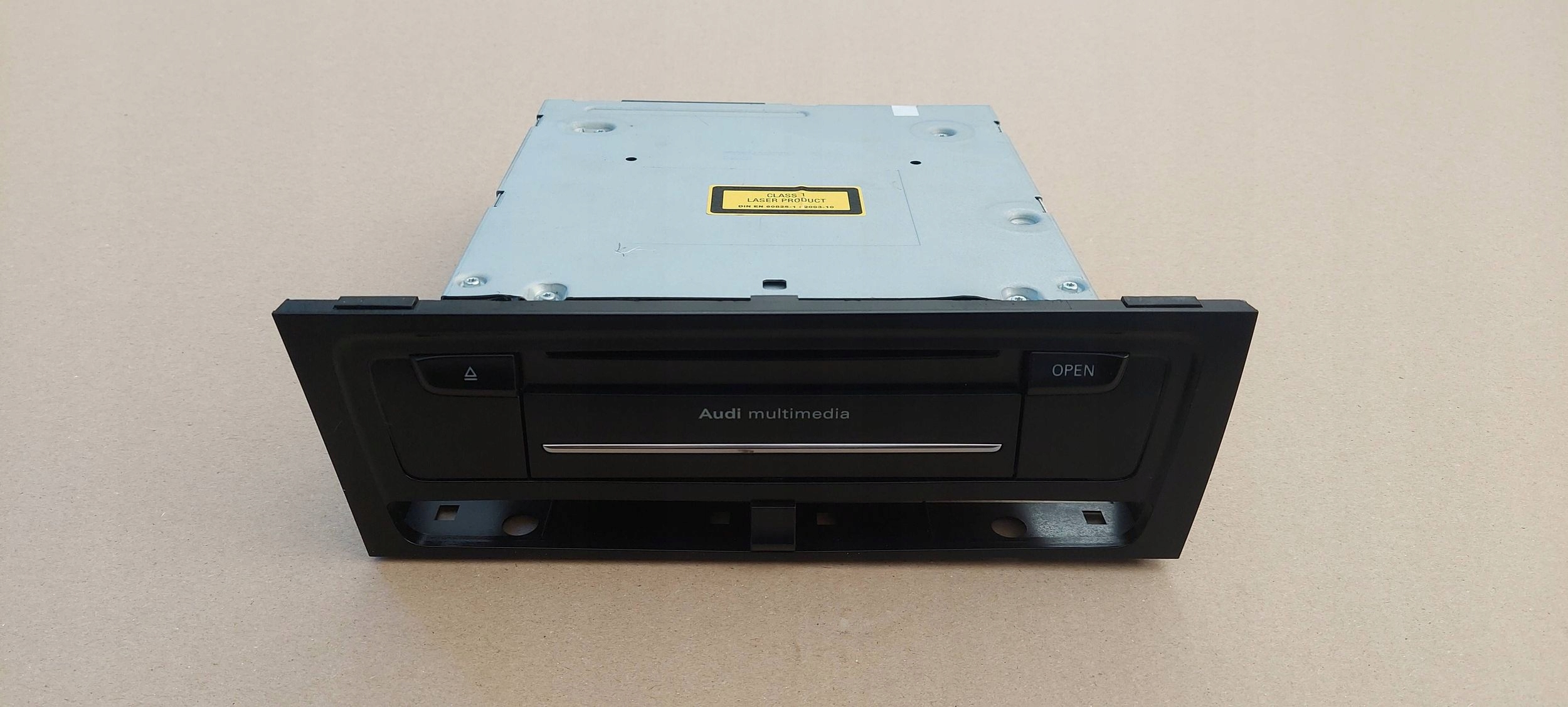 player navigation devices navigation GPS A4 B8 A5 8T 8T1035666H
