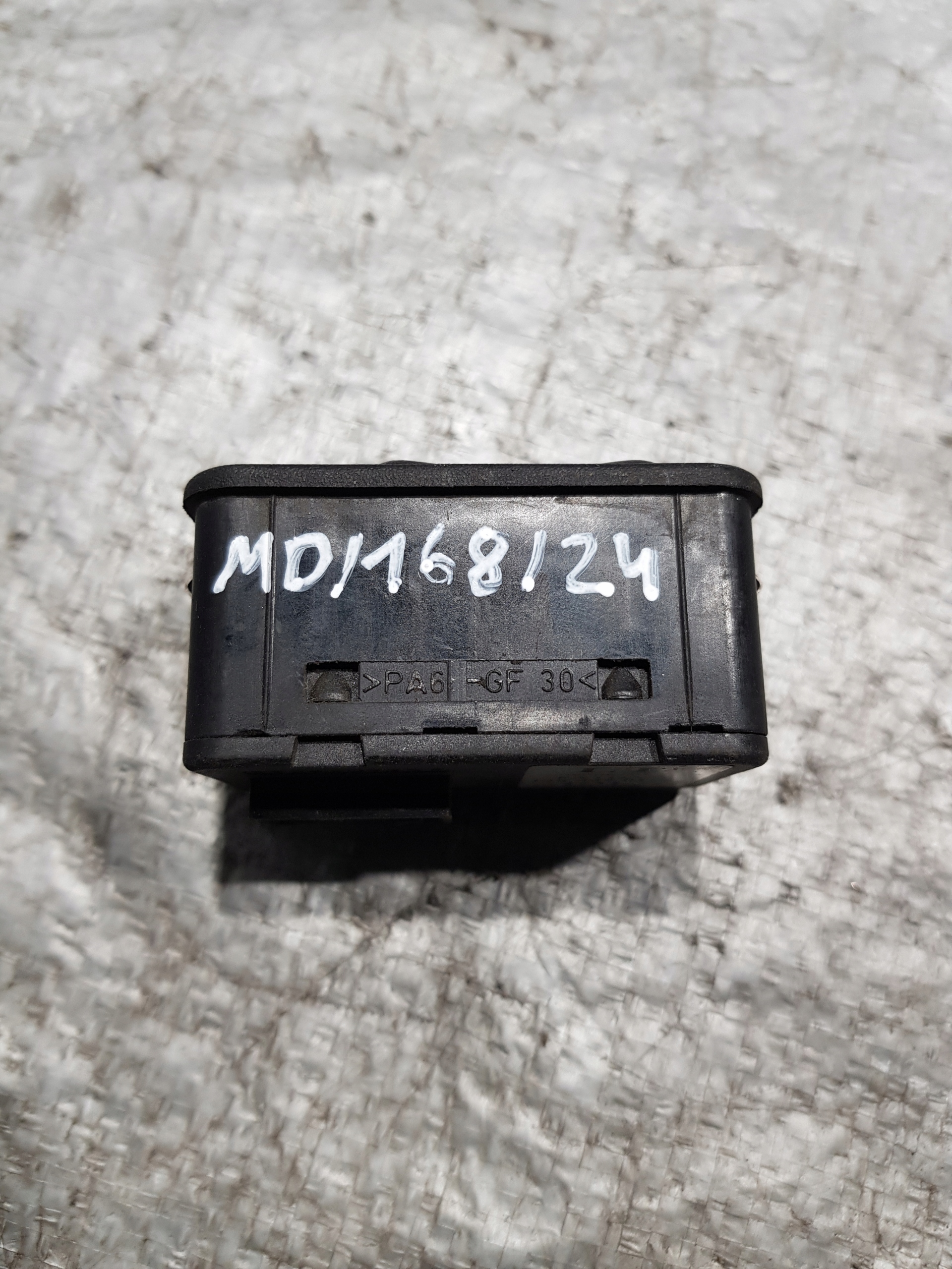 window control switch OPEL ASTRA 13363201 90561088