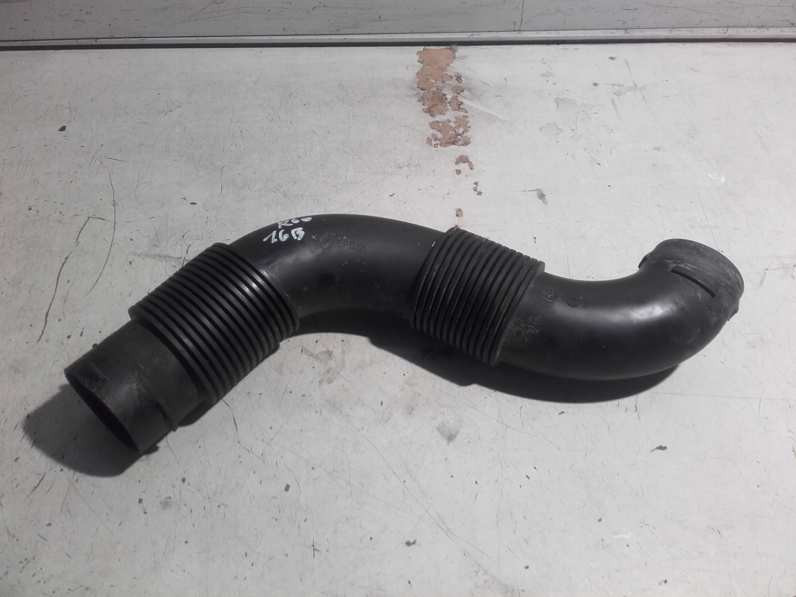 MINI COUNTRYMAN R60 ТРУБКА ПОТРЕБЛЕНИЕ 9804245 1.6 B