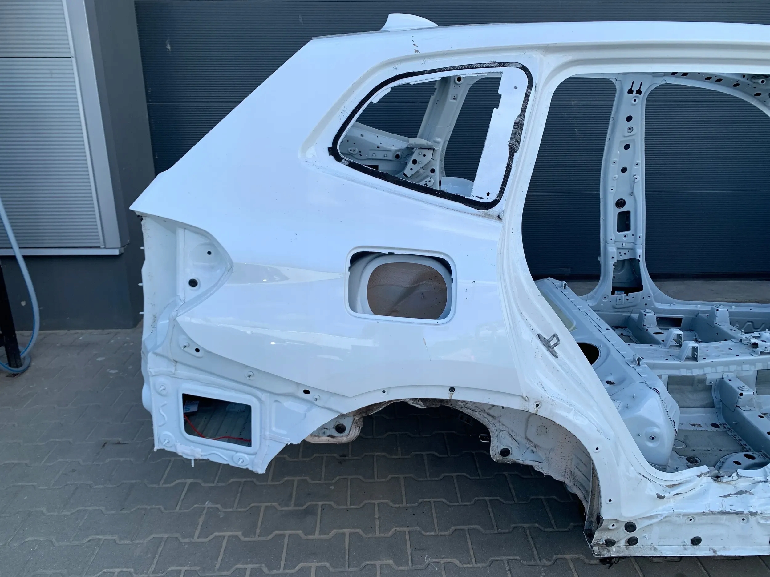 BMW X3 G01 ĆWIARTKA BŁOTNIK PRAWY TYŁ TYLNY KOLOR A300