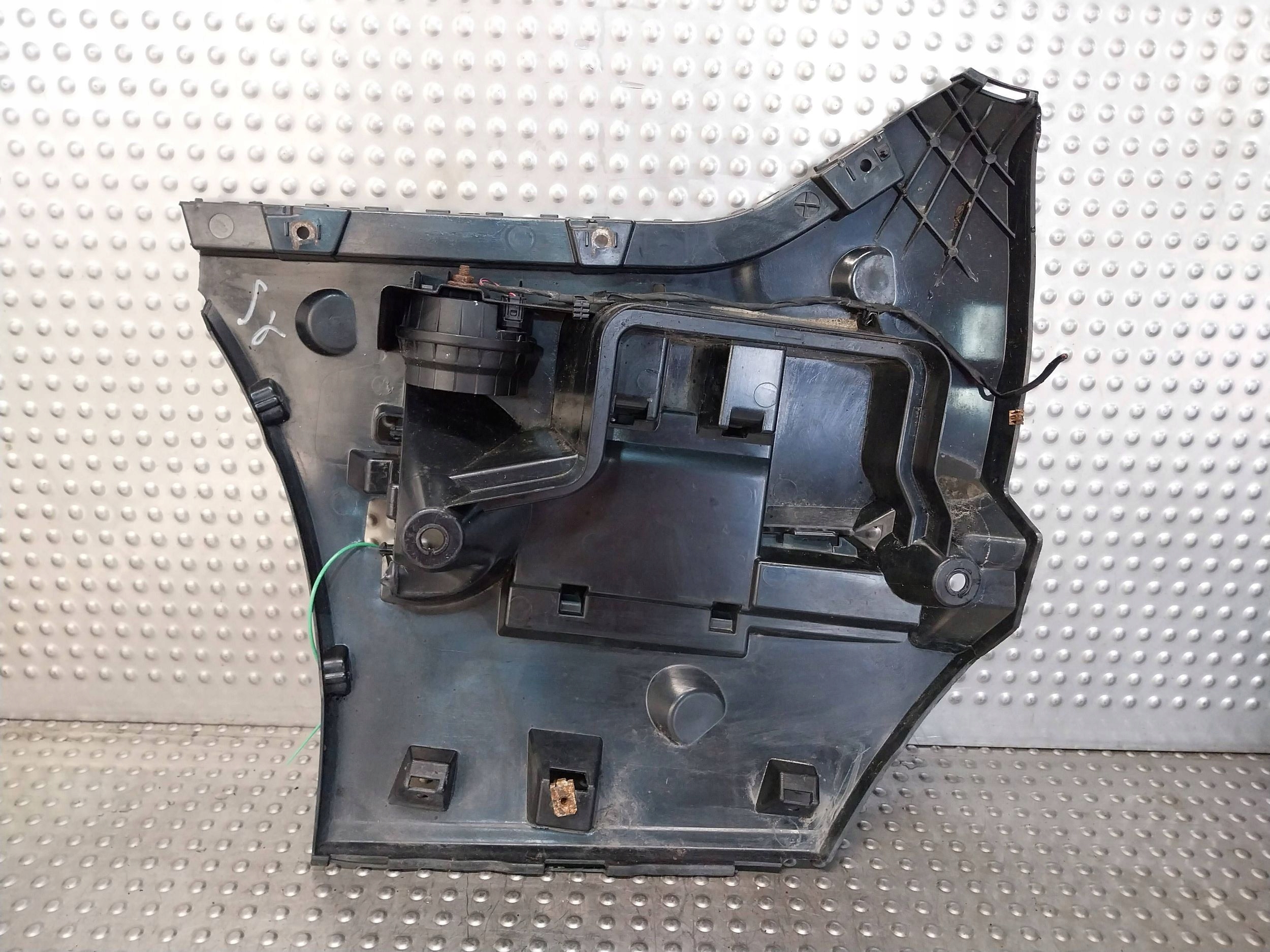 bumper bracket right rear part 7184768 BMW F10