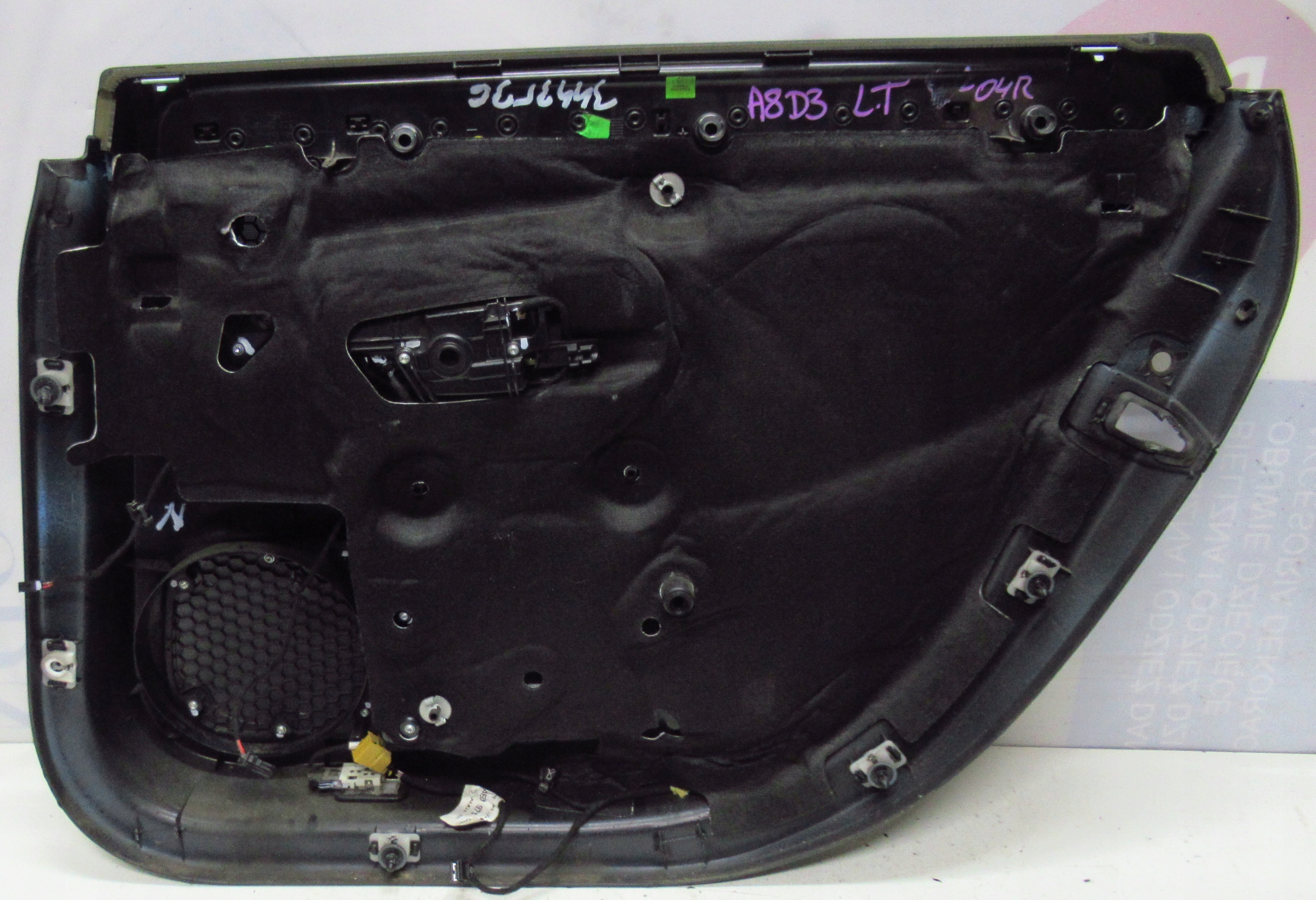 AUDI A8 D3 3.0 side upholstery door left rear part