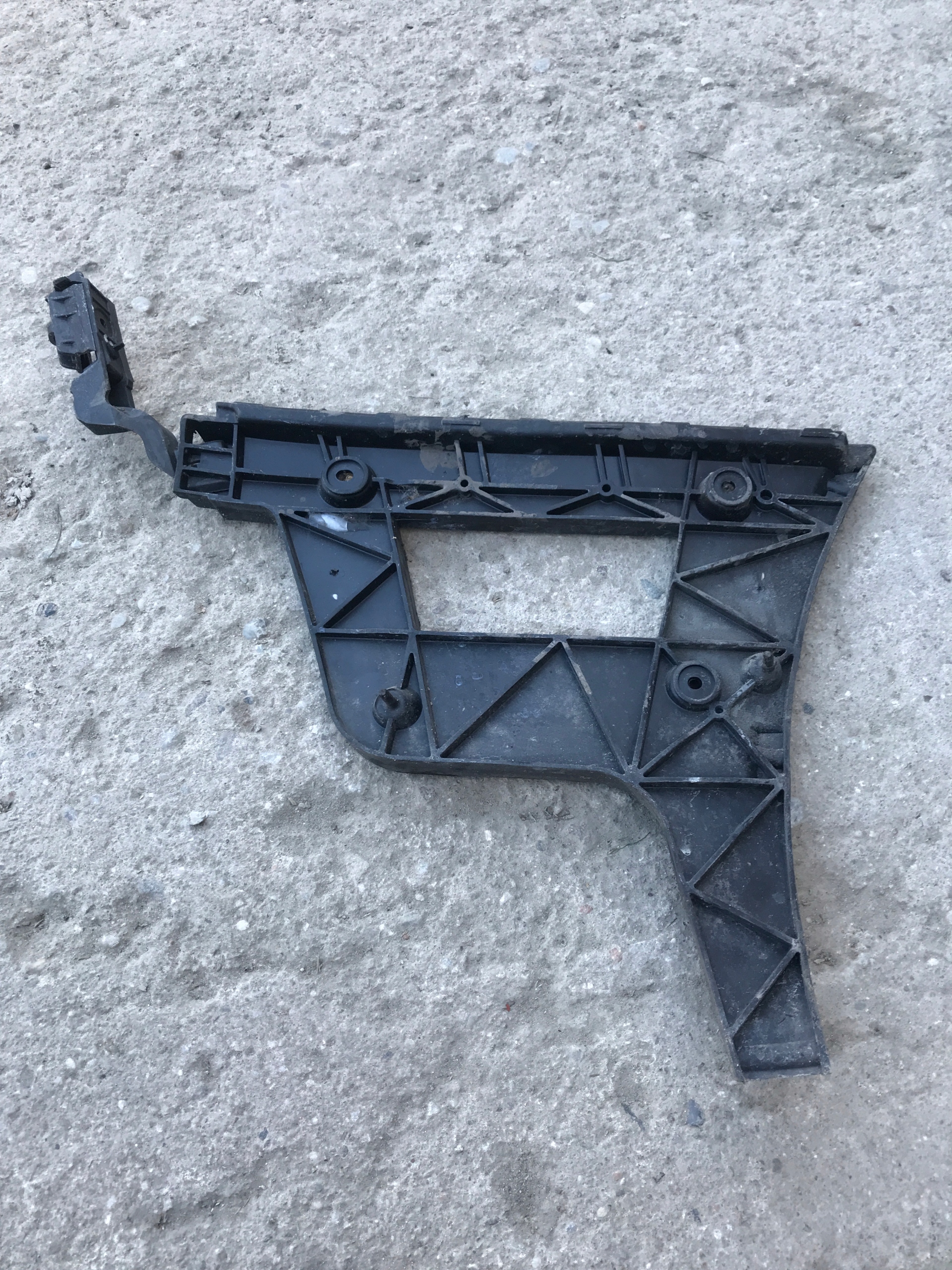 bumper bracket left rear part AUDI A4 B8 KOMBI