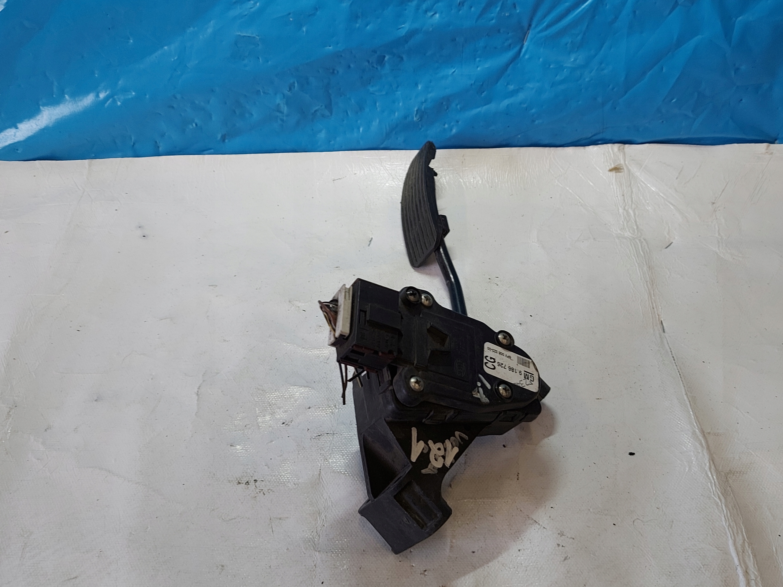 accelerator pedal VECTRA C 1.8 B 9186726CG