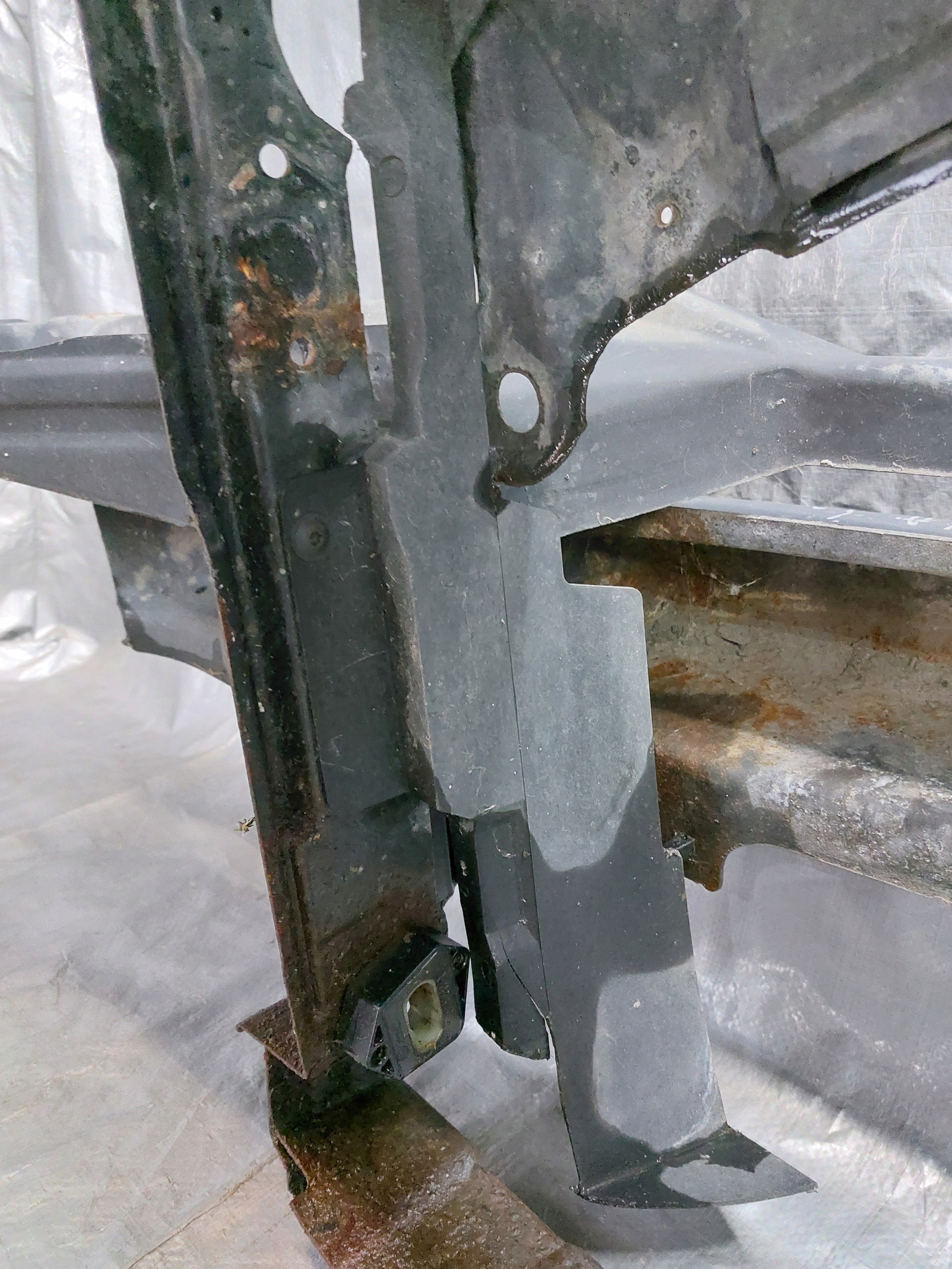 support panel for radiators pillar SKODA OCTAVIA and