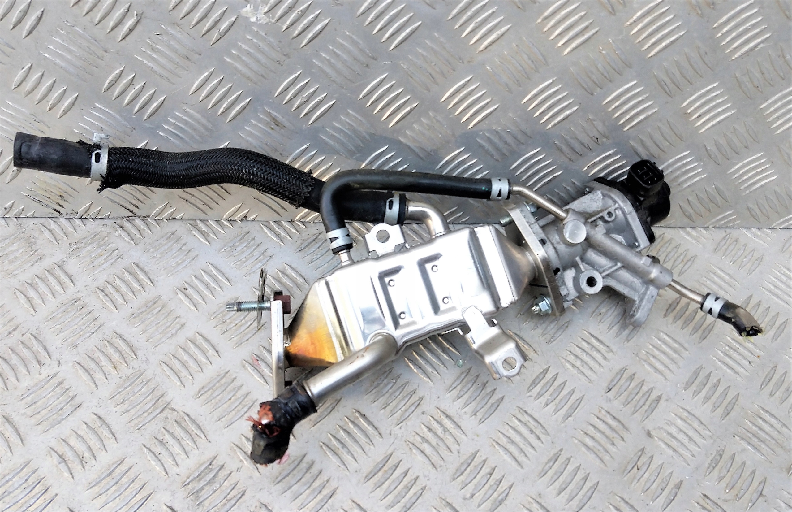 TOYOTA CHR C-HR 1.8 HYBRID EGR КЛАПАН РАДИАТОР