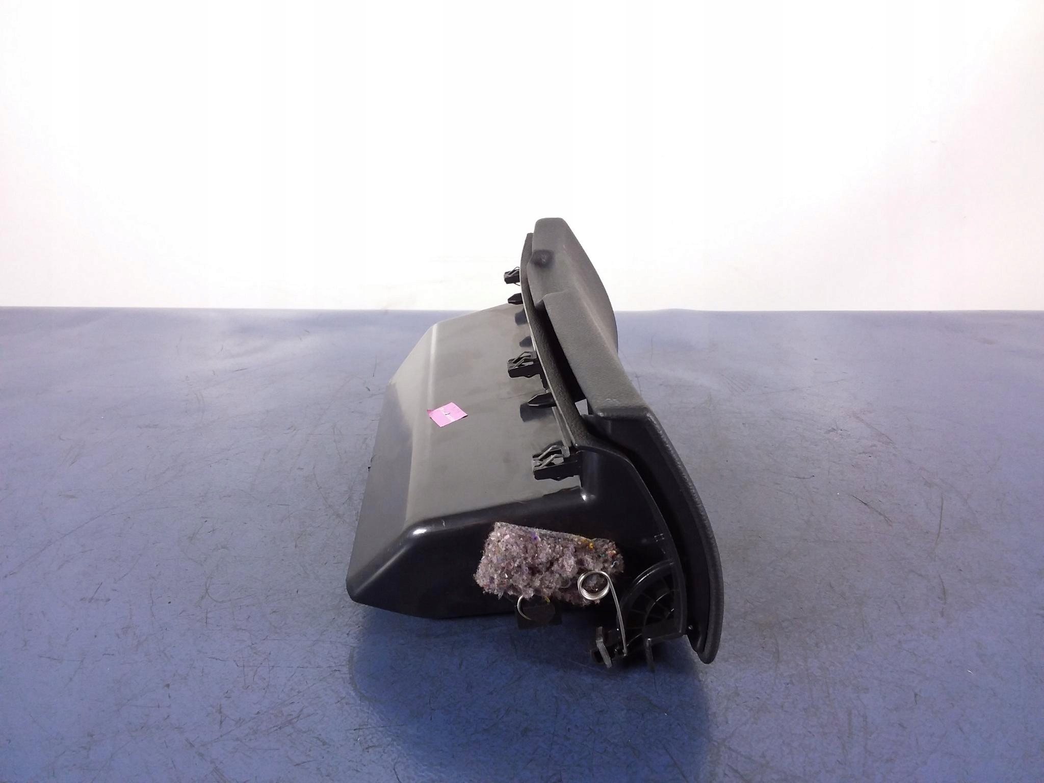 SKODA ROOMSTER I SCHOWEK PASAŻERA 5J1857096B Typ samochodu Samochody osobowe