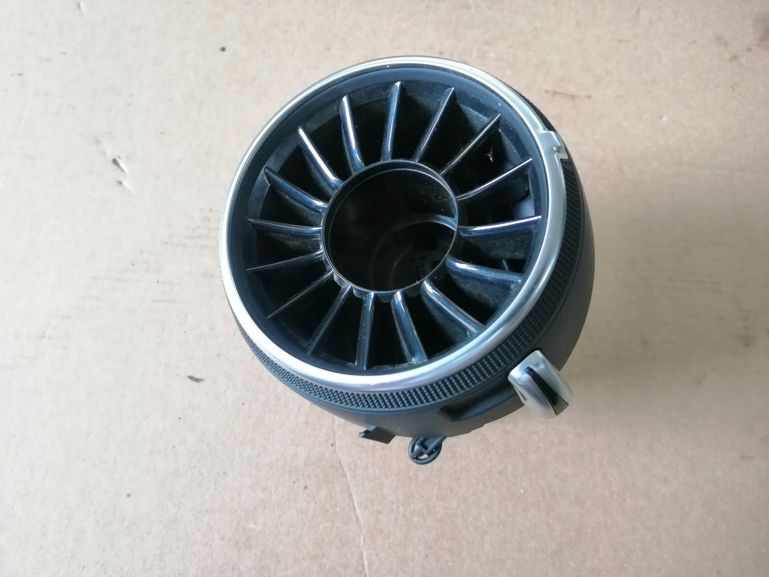 grid air conditioning devices central 8S1820952 AUDI TT 8S