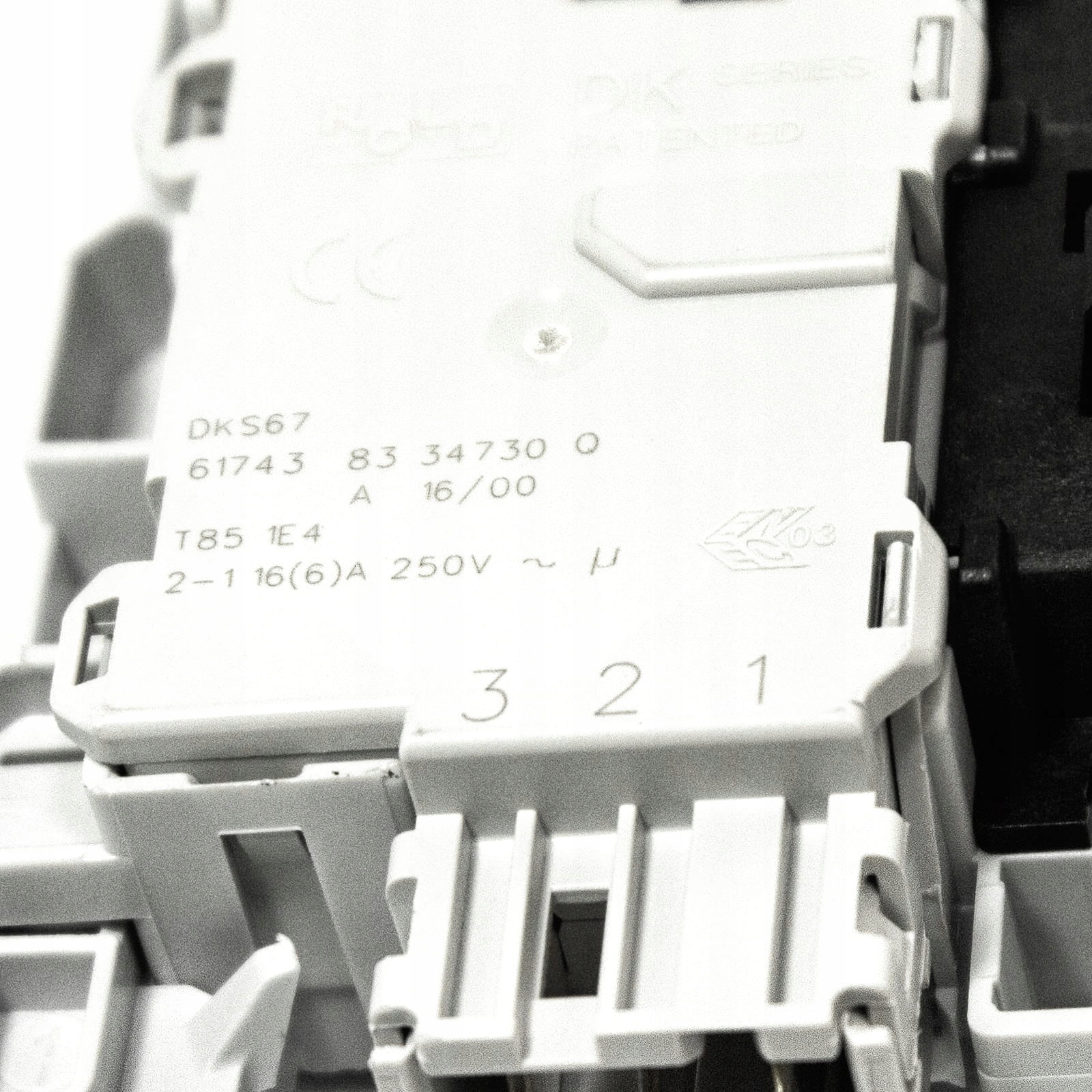 BLOKADA DRZWI PRALKI BOSCH SIEMENS DKS-67617 ORYG. Kod producenta KLU81US84