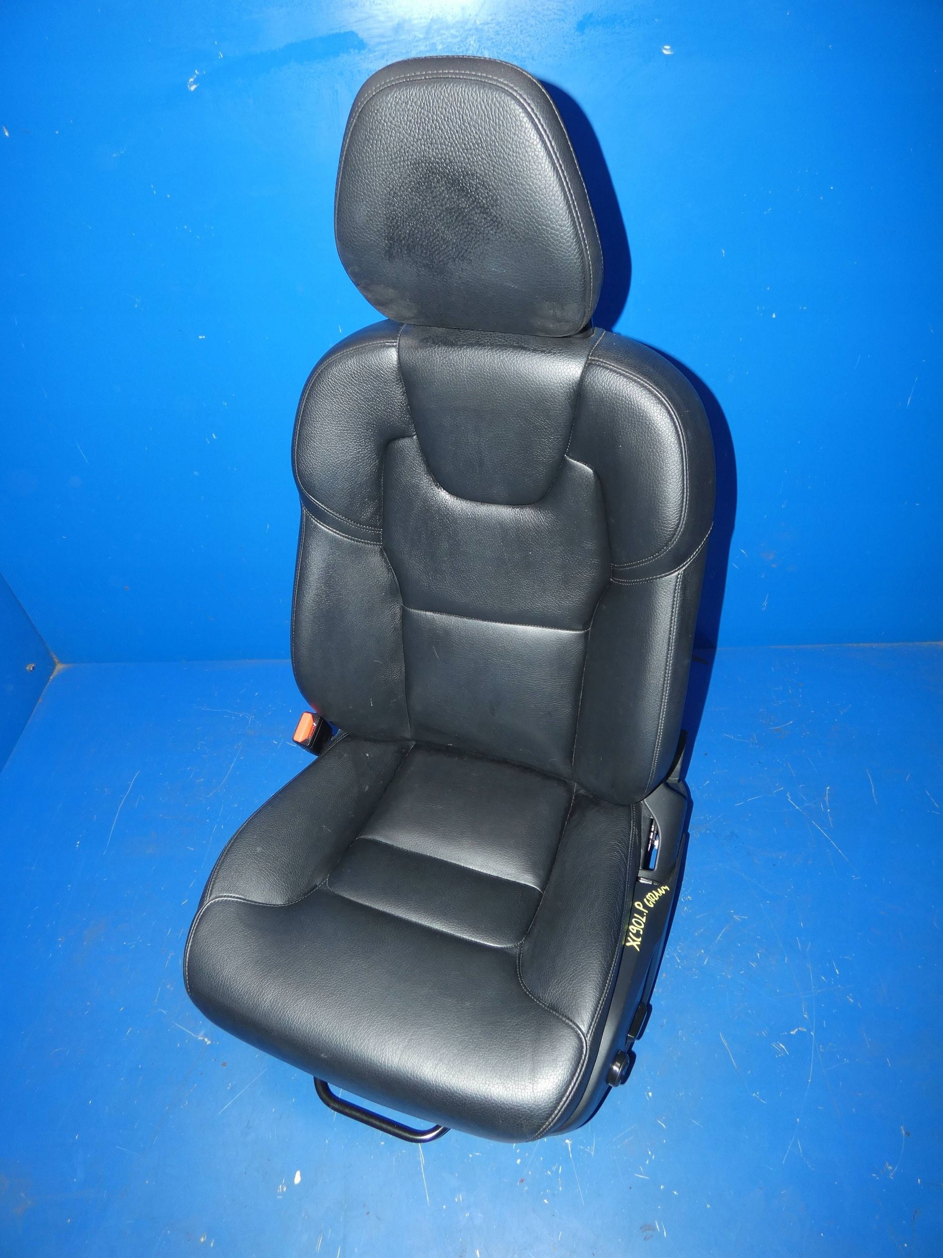 VOLVO XC90 II seat driver´s left front PODGRZEWANY