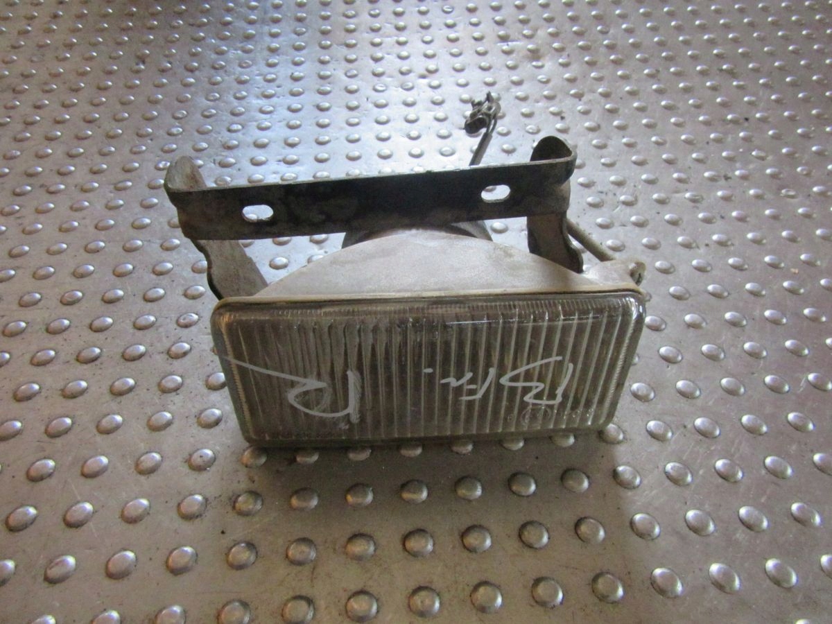 Opel Frontera B 98-04 HALOGEN RAMKA PRAWY PRZÓD