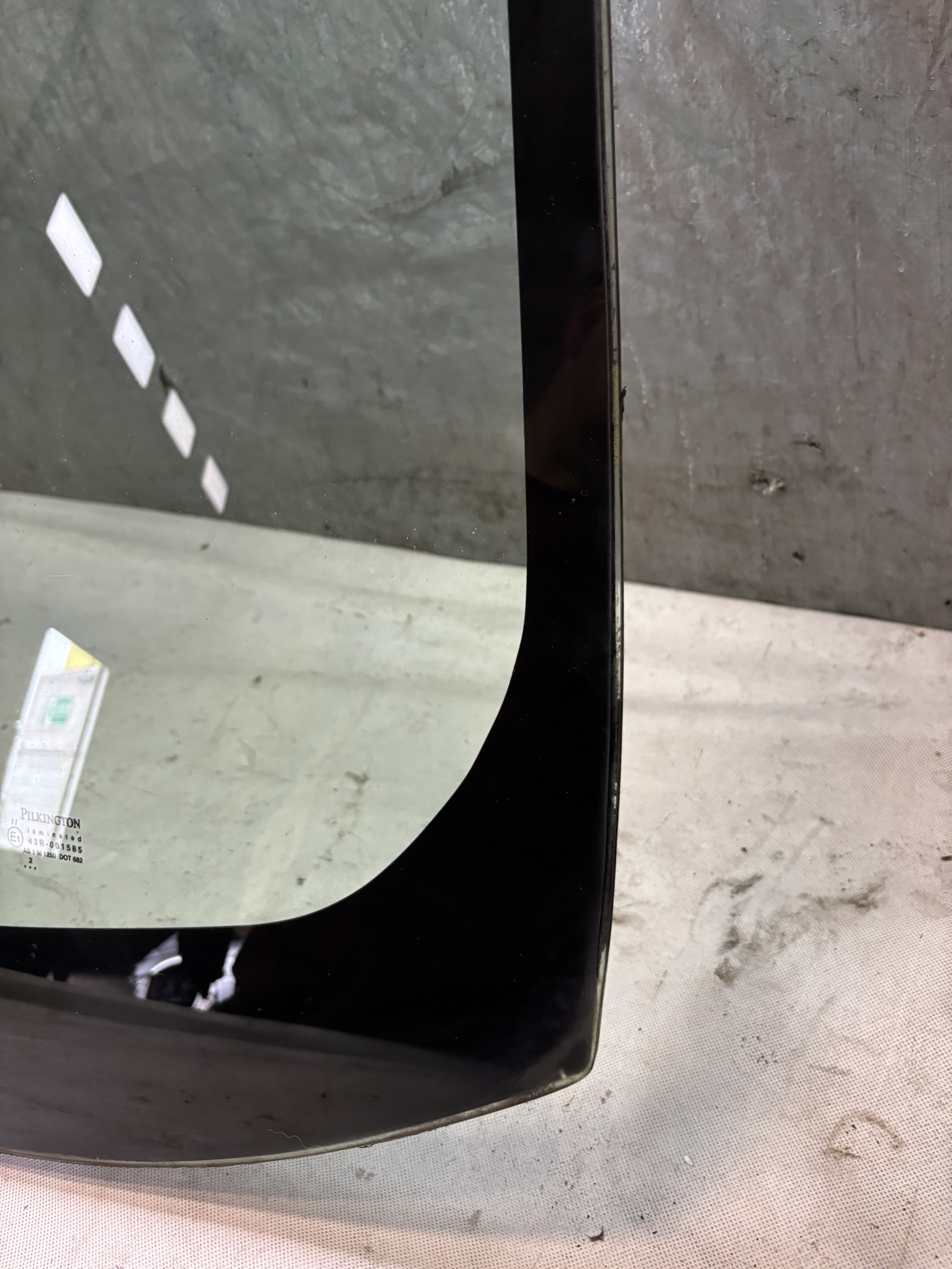 window iron Mitsubishi Lancer VIII 8 sedan