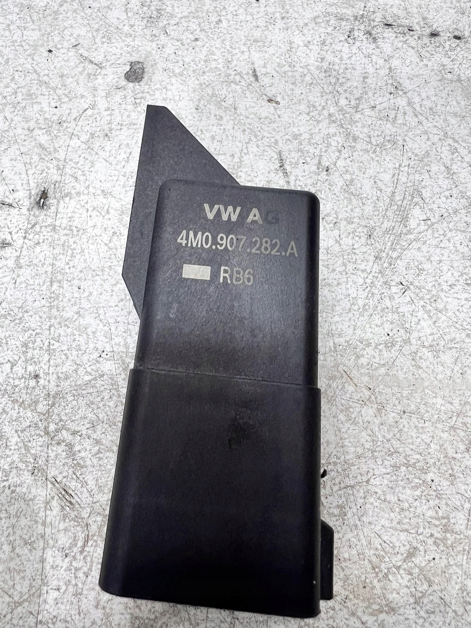 relay plugs ZAROWYCH AUDI VW SEAT 4M0907282A