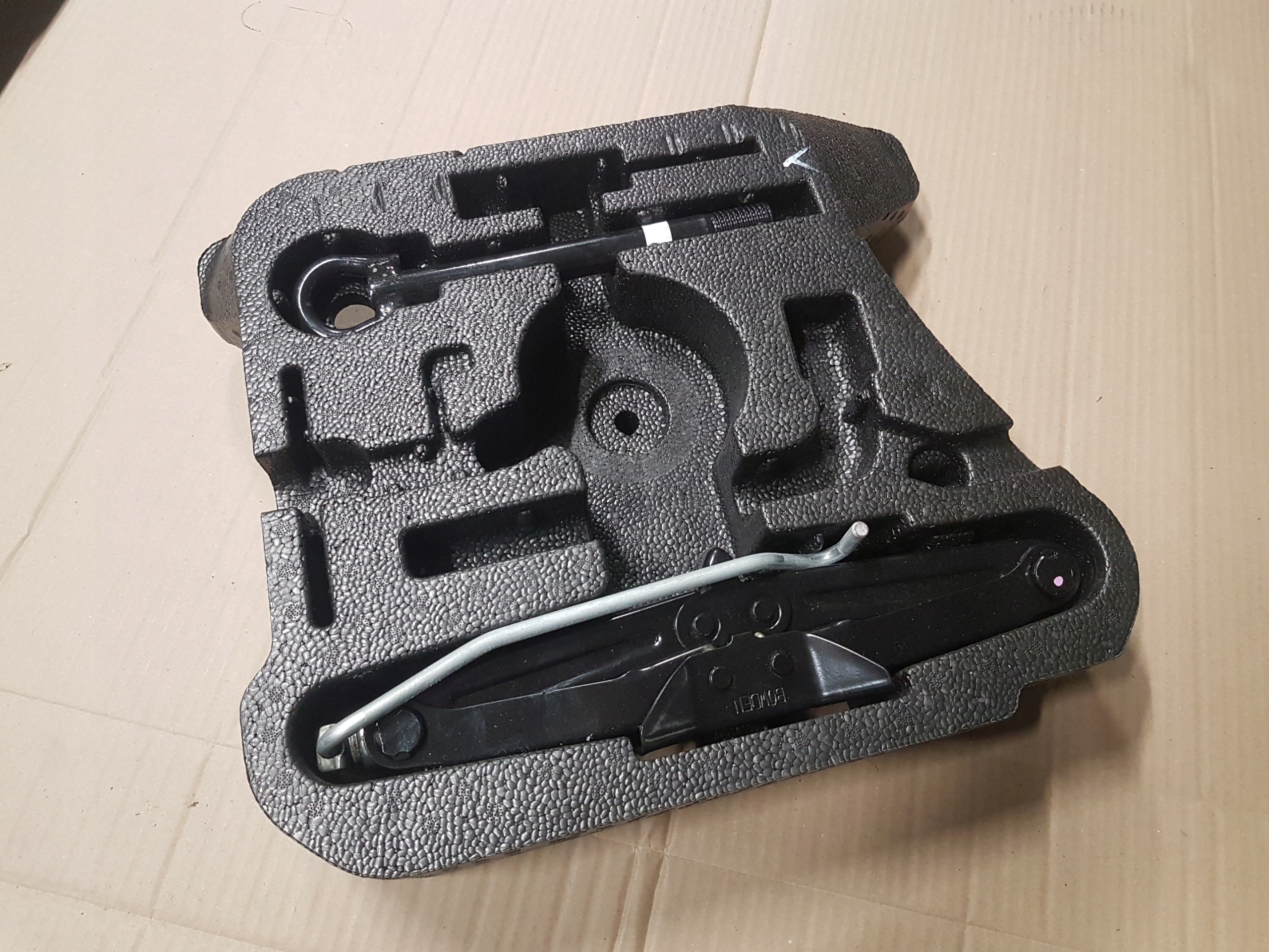 ПІНОПОЛІСТИРОЛ ДОМКРАТ КАРТРИДЖ БАГАЖНИКА TALISMAN KOMBI