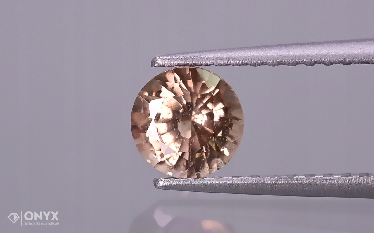 Zirkon fazetovaný kulatý fi 5 mm