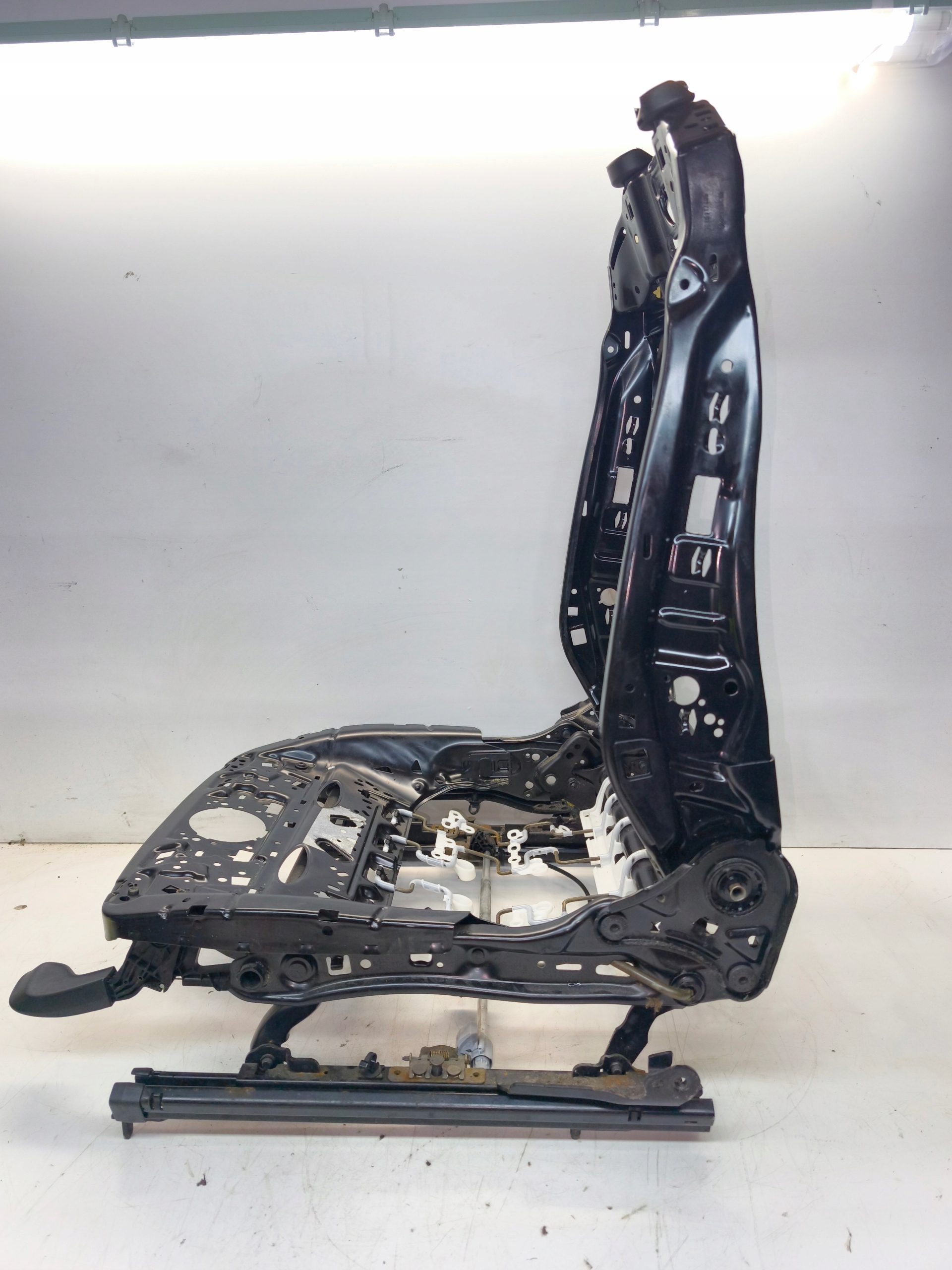 Support Siège Droite AUDI A4 B9 A5 8W 8W0881046M 8W0881106D