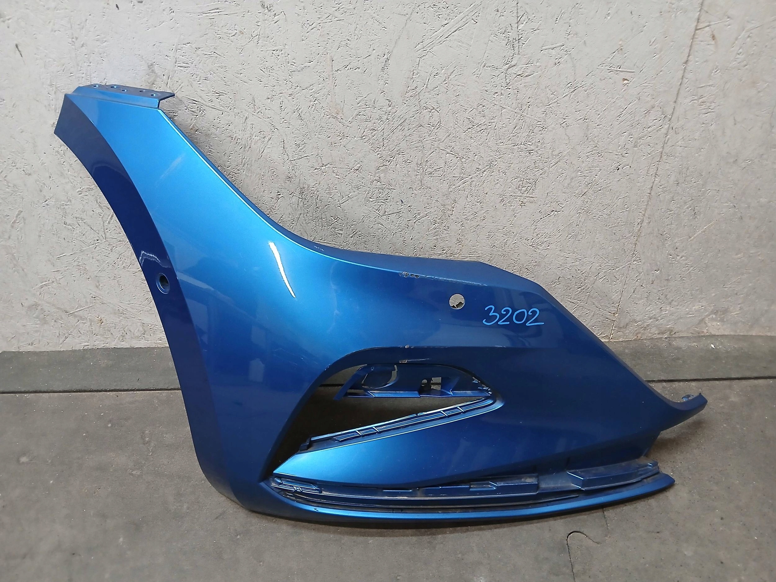 bumper front right corner VW ARTEON 3G8