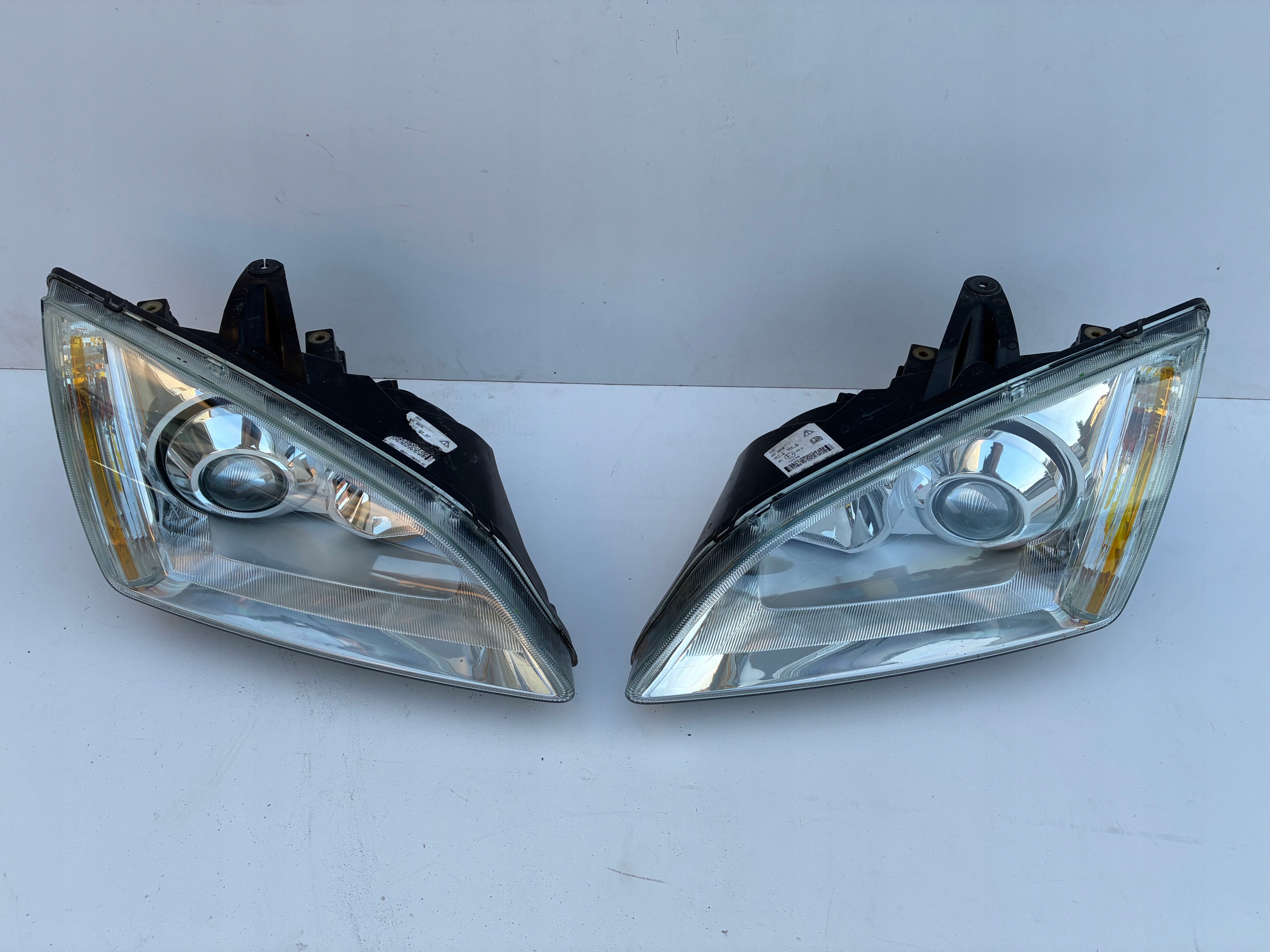 light Reflektor Xenon front front right left Ford FOCUS Mk2 04-07r. EU