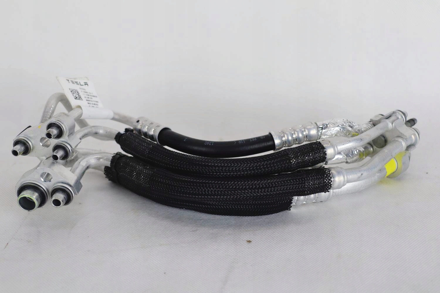 TESLA 3 PRZEWOD RURA KLIMATYZACJI POMPA CIEPLA Part number 1555055 99 C