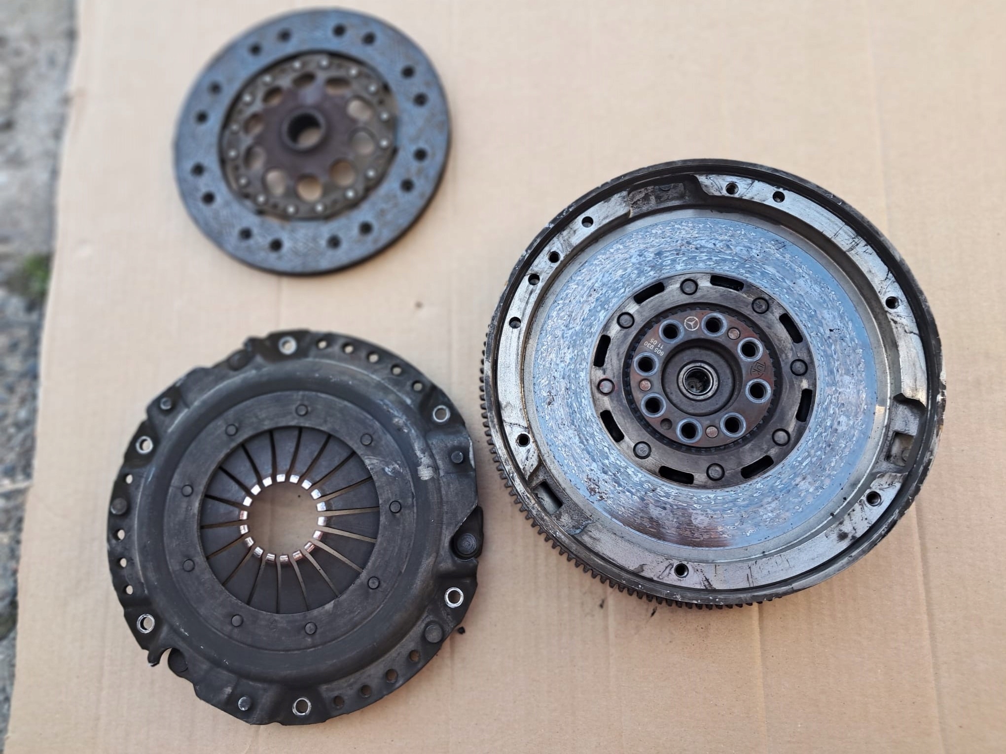 wheel flywheel MERCEDES W124 2,5D 6050301105