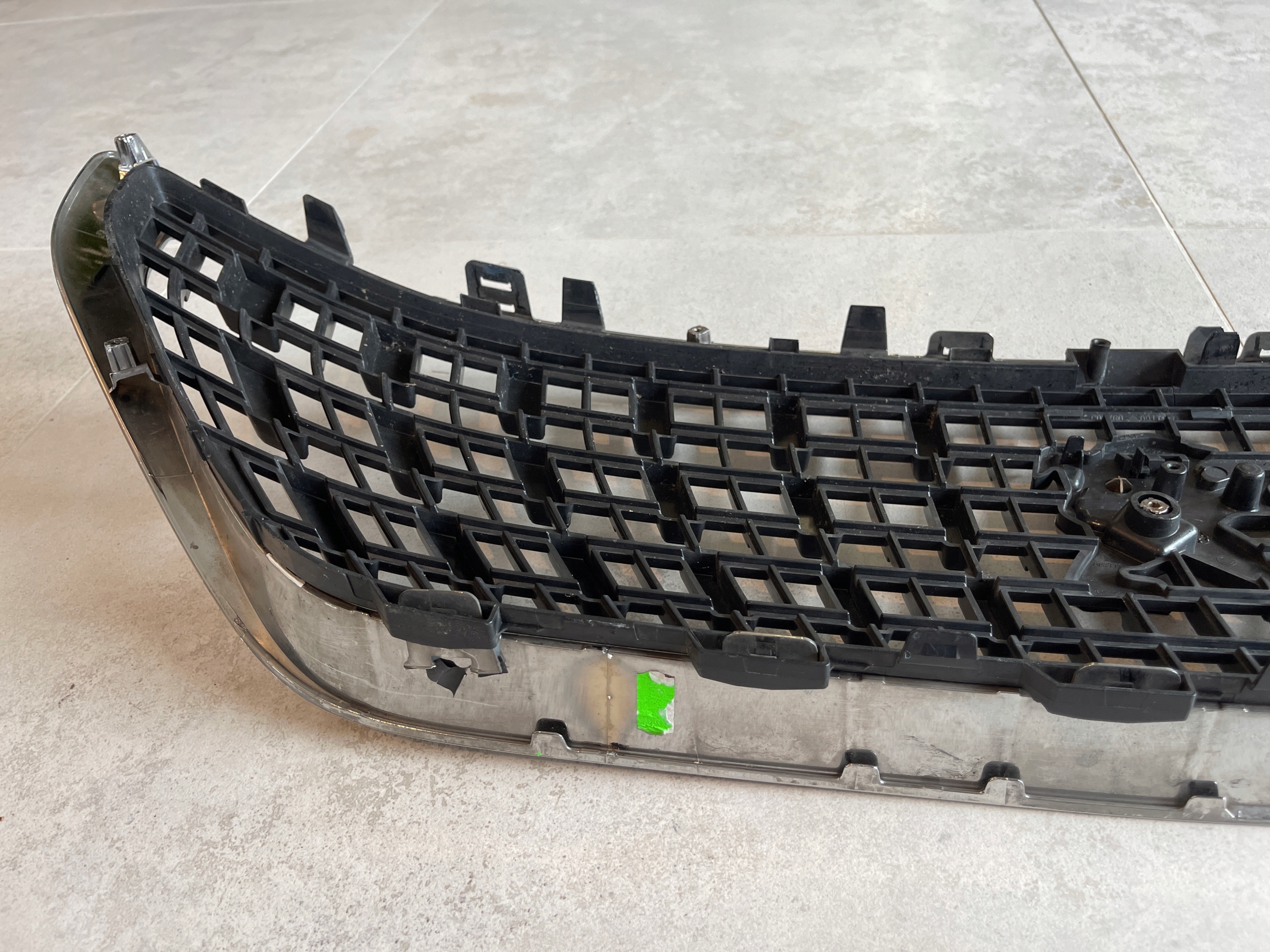PEUGEOT 3008 II 2 KARTKA GRILL ATRAPA CHŁODNICY CHROM AA37794254 Wersja Europejska