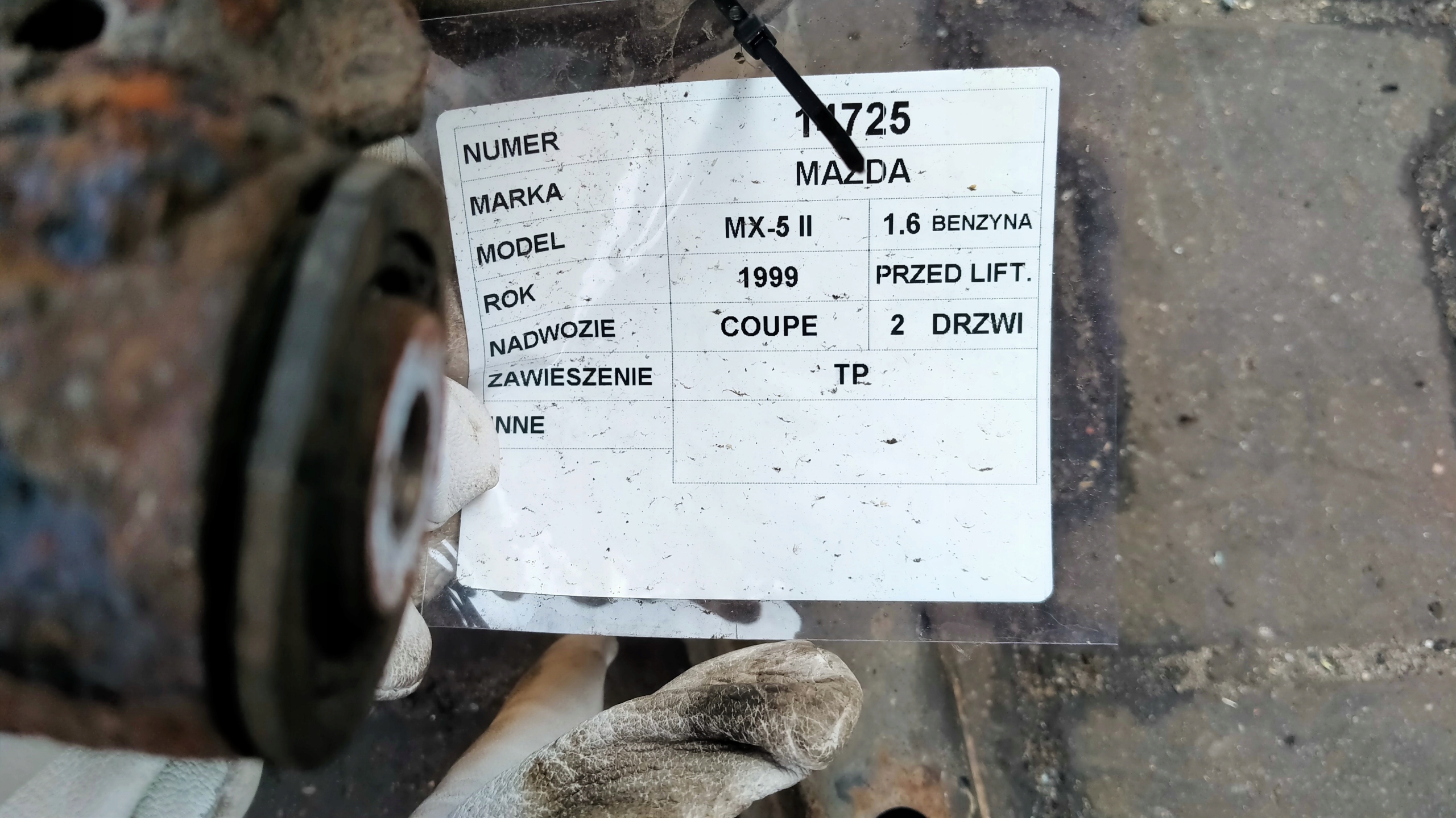 Mazda MX 5 II 1,6B sususpension rear. right