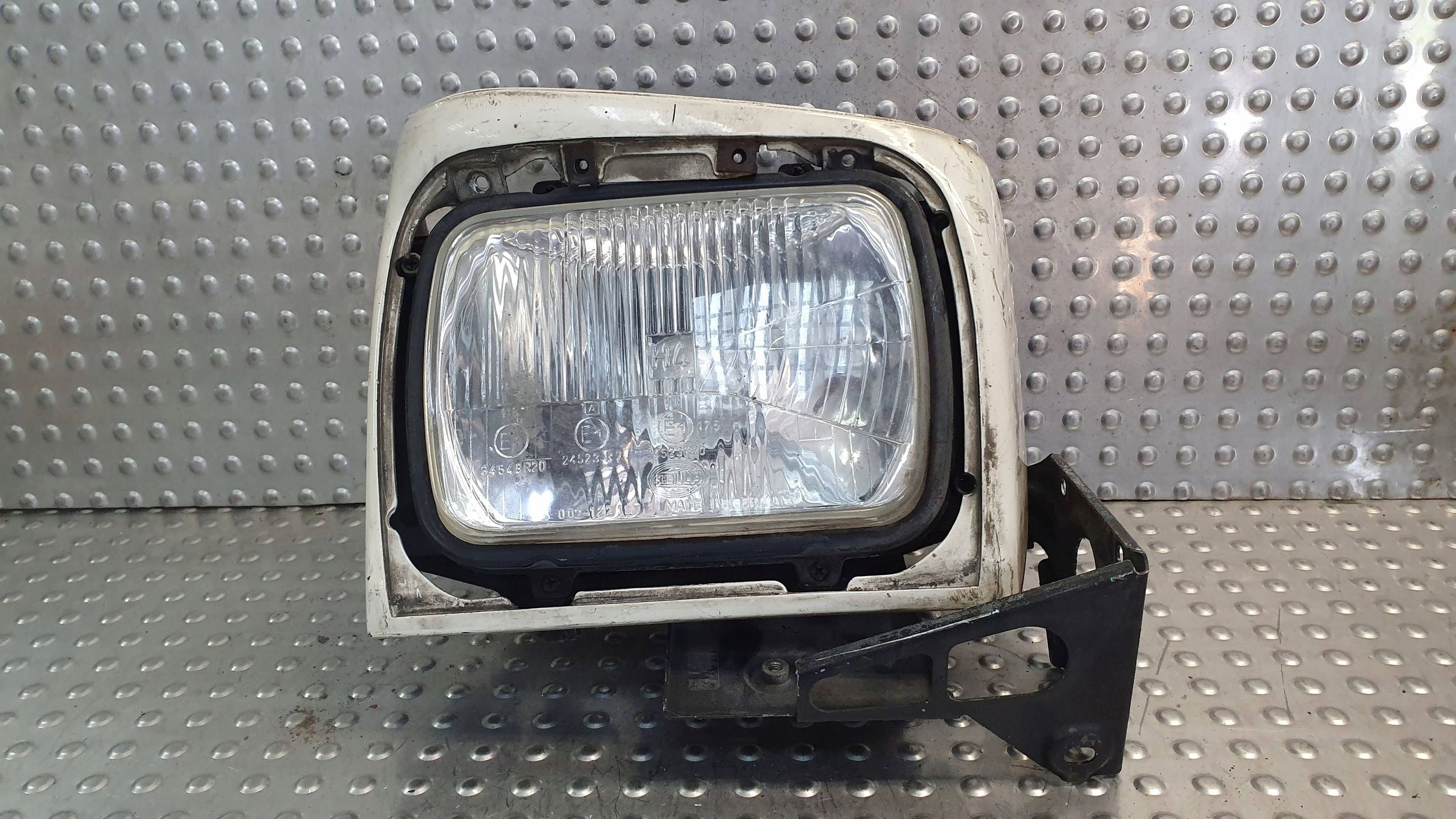 light front left VOLVO 480 86
