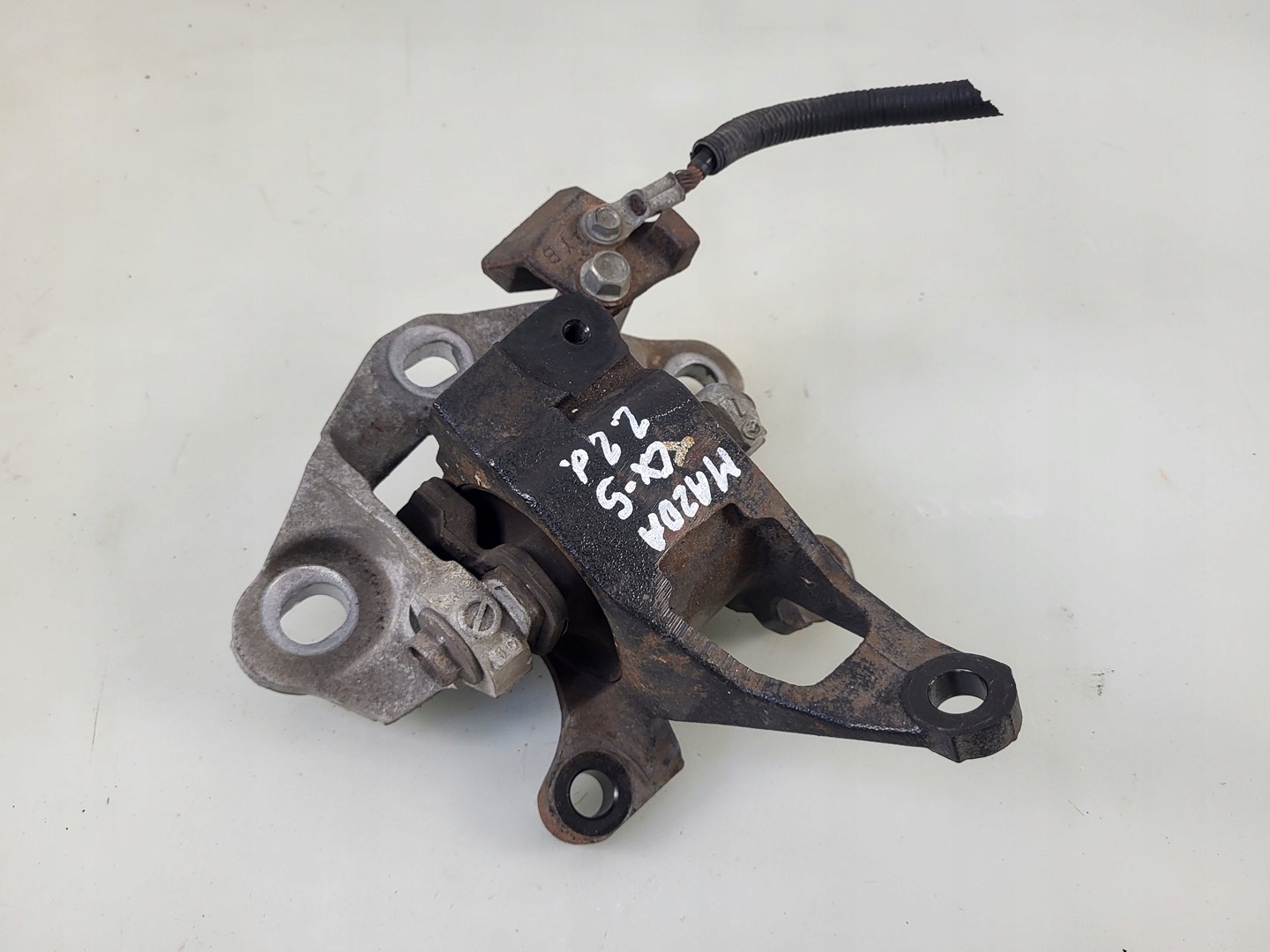 engine mount holder holder 2.2 d MAZDA CX-5 and KE