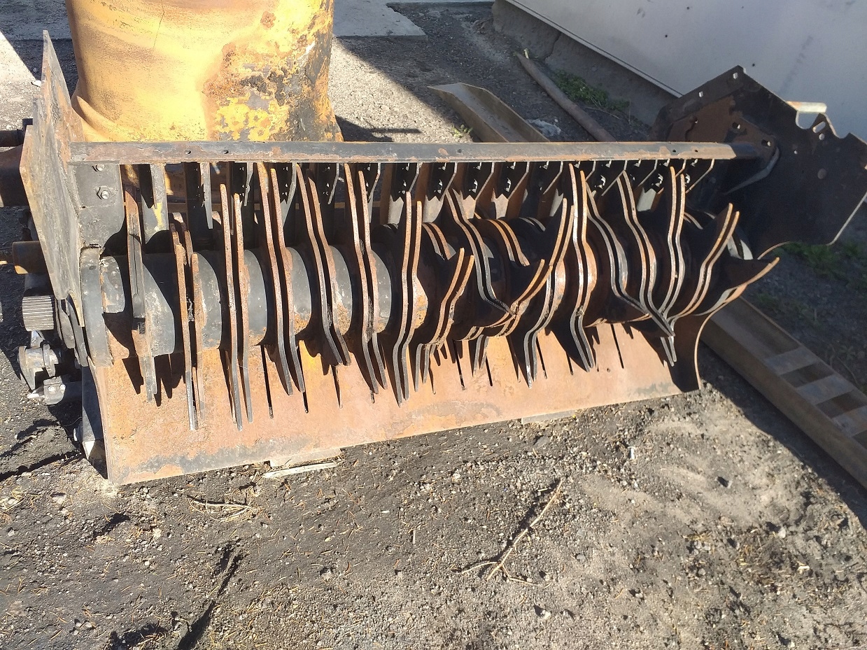 PODLOGA ROTOR NOZE PRASA NEW HOLLAND BR7070 180R Part manufacturer New Holland