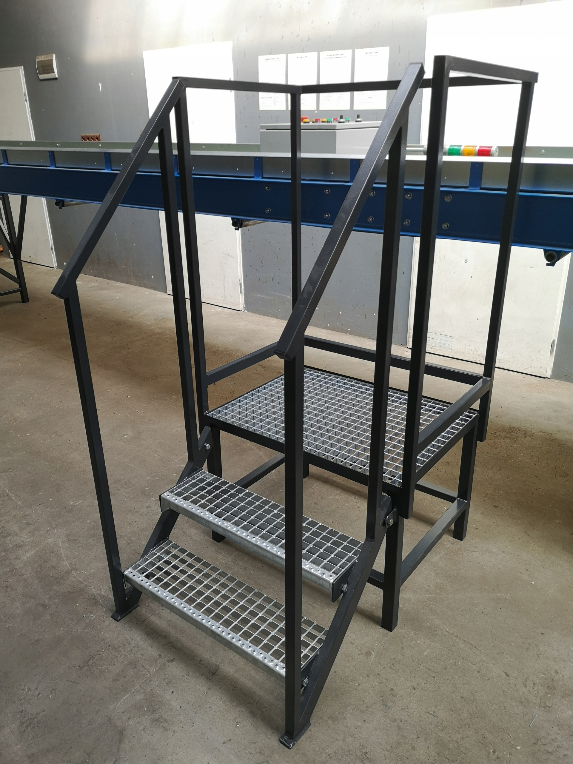 Podest roboczy stanowiskowy WEMA do maszyny sortow