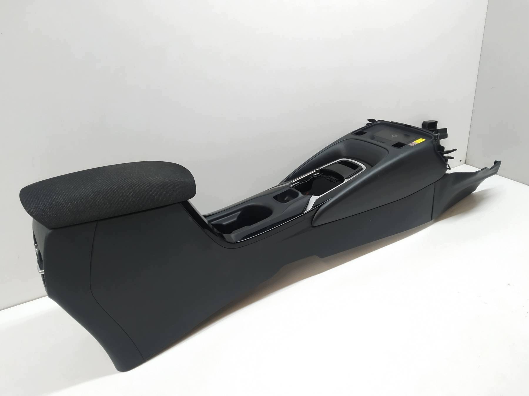 tunnel central armrest below INDUKCJE Toyota Corolla XII (2018-) E21