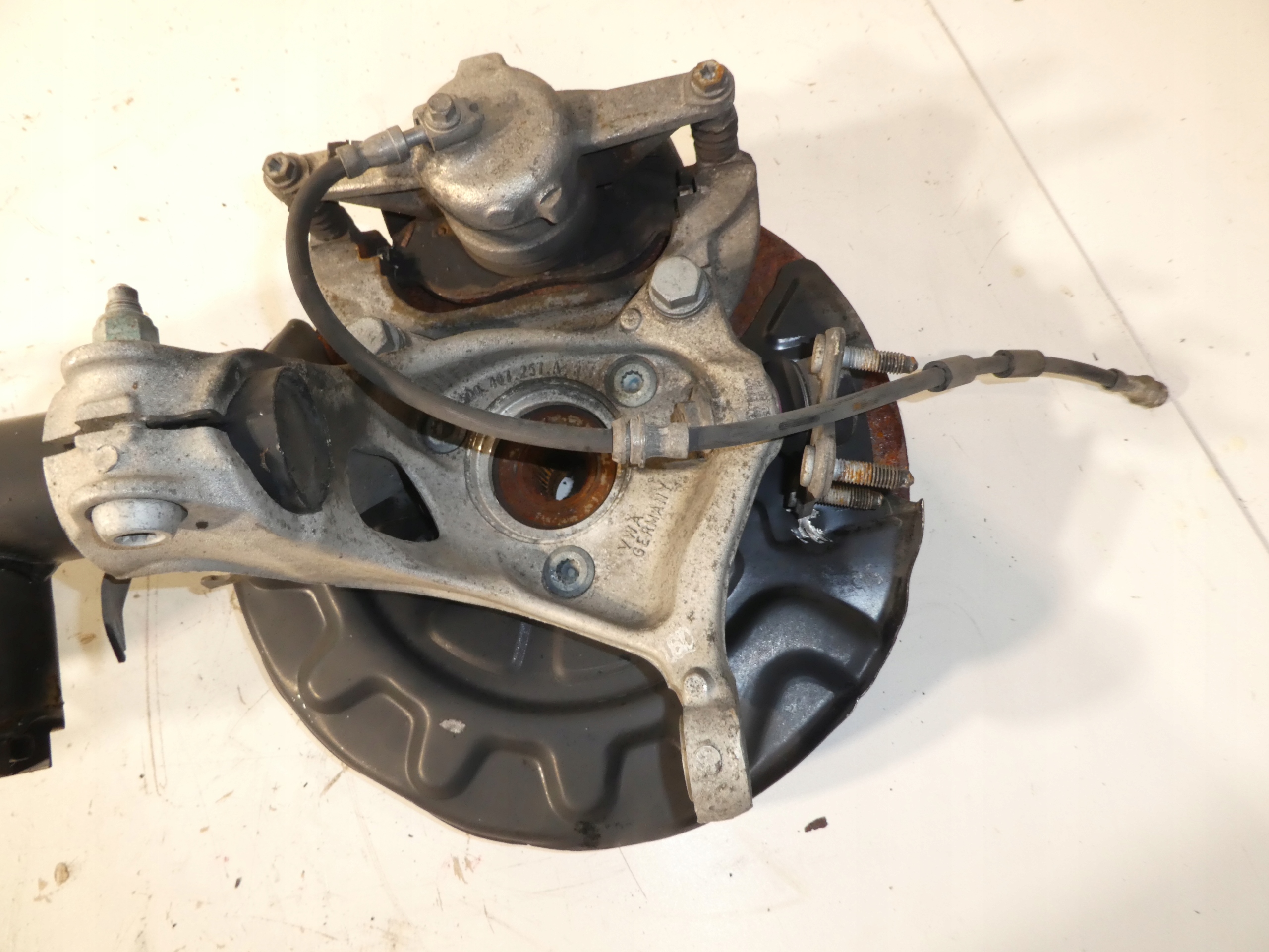 McPherson swing shock absorber caliper VW SKODA 3Q0413031BE