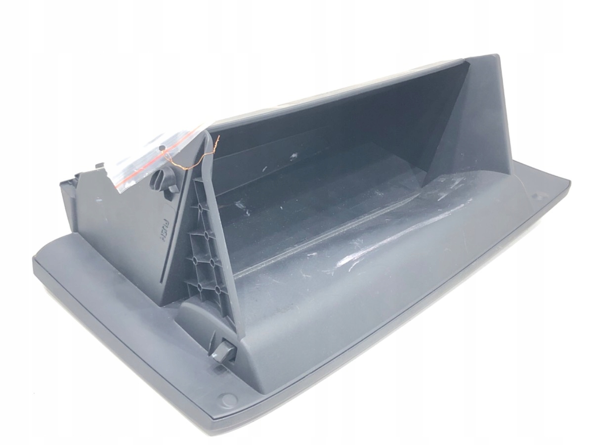 SCHOWEK PASAŻERA TOYOTA YARIS IV Hatchback PÓŁKA Producent części OEM