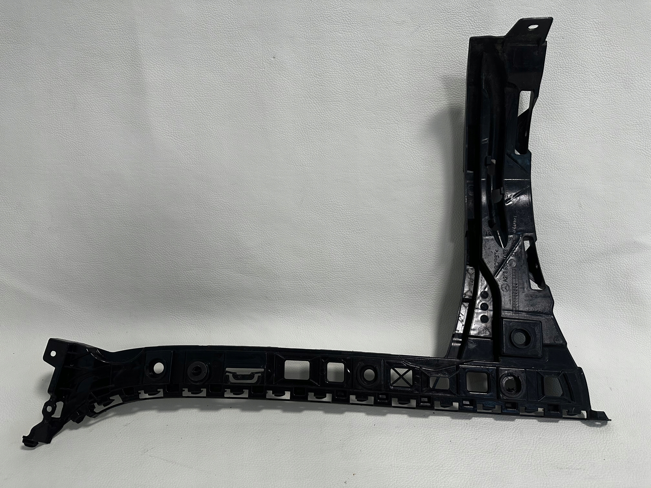 Mercedes W213 bumper bracket rear part right A213