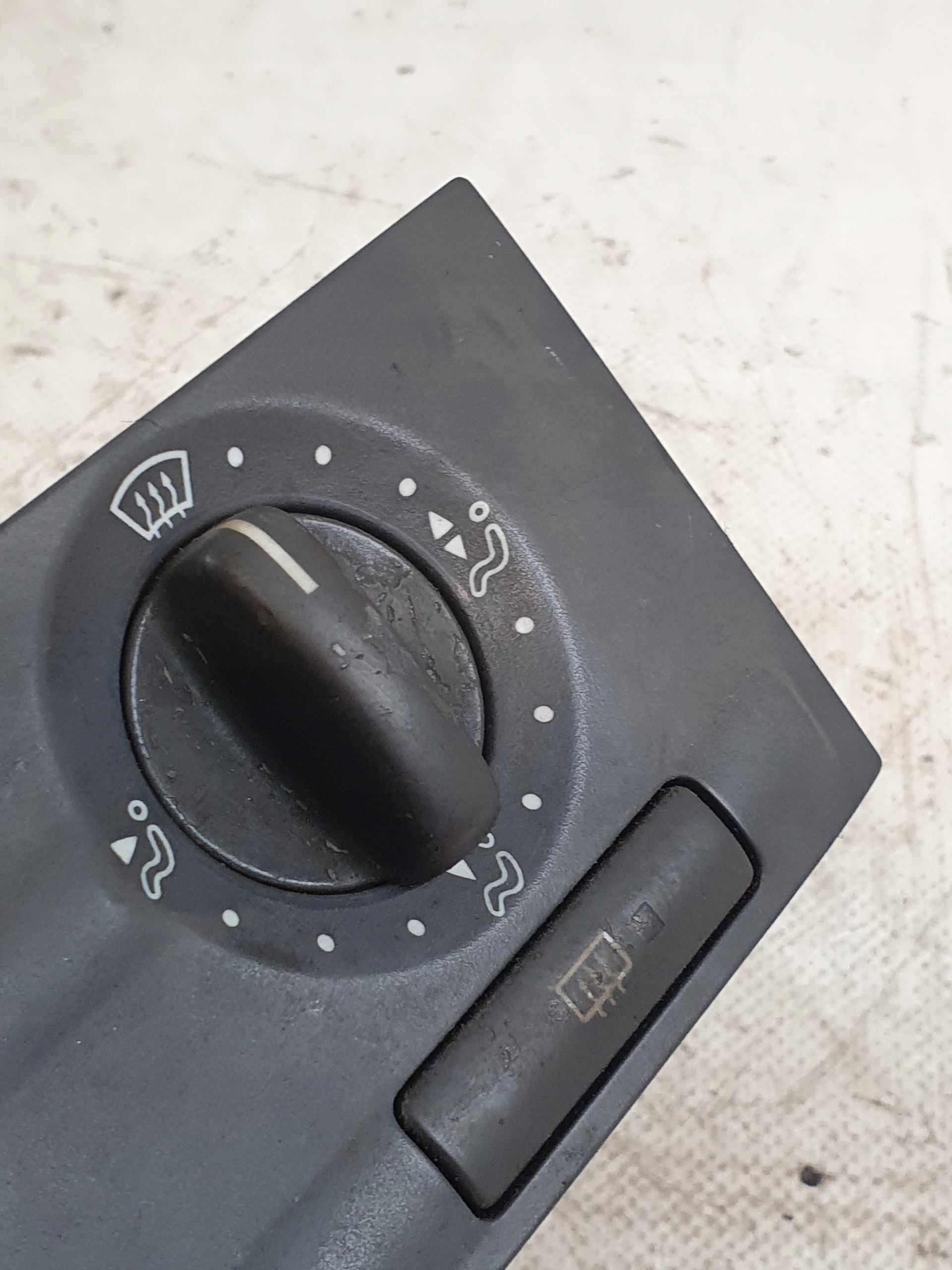 PANEL BOCCHETTE OE 9041704797 VOLVO V40 S40 e 96r.