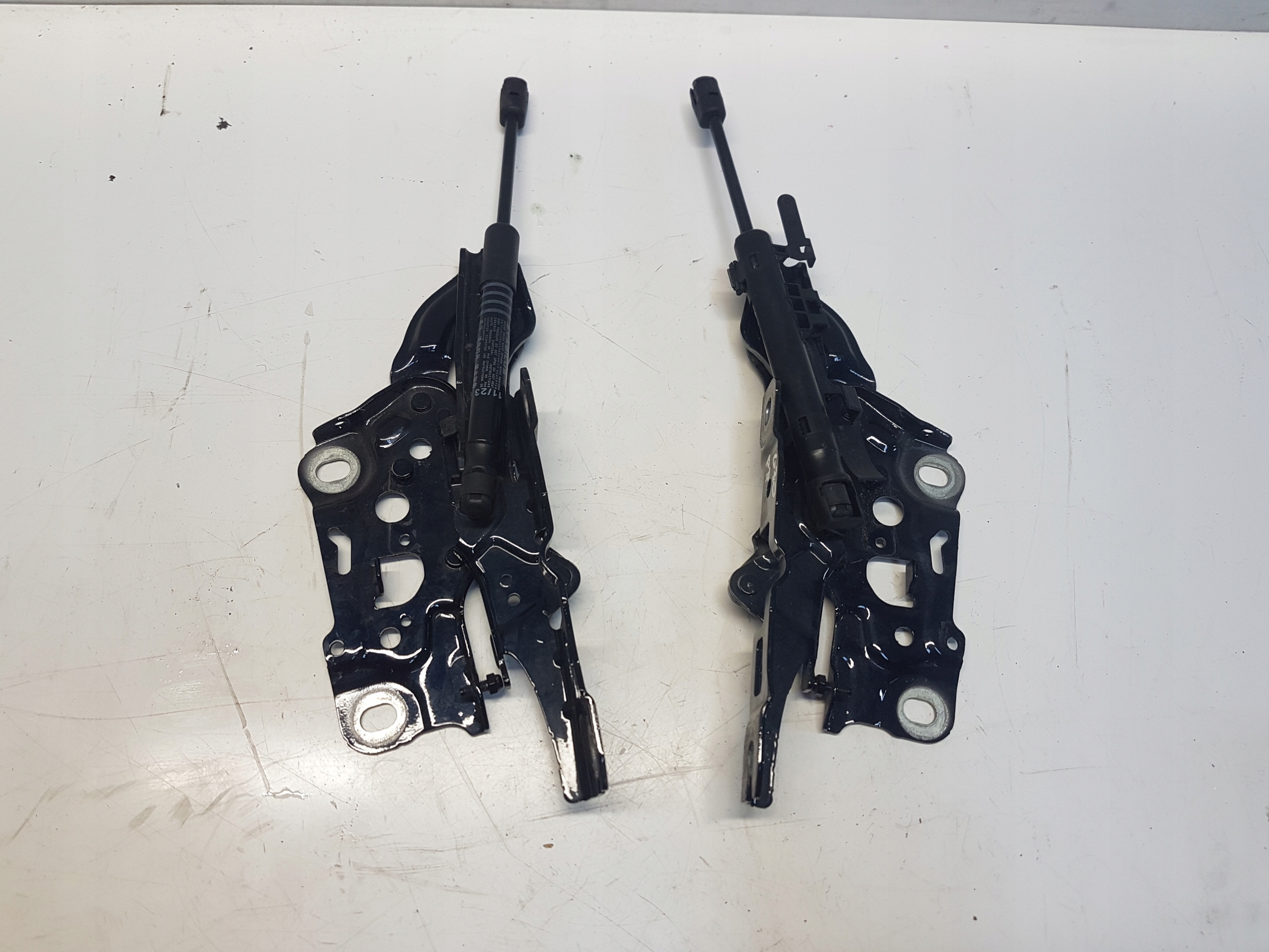 BMW G30 петля капота передняя левая правая